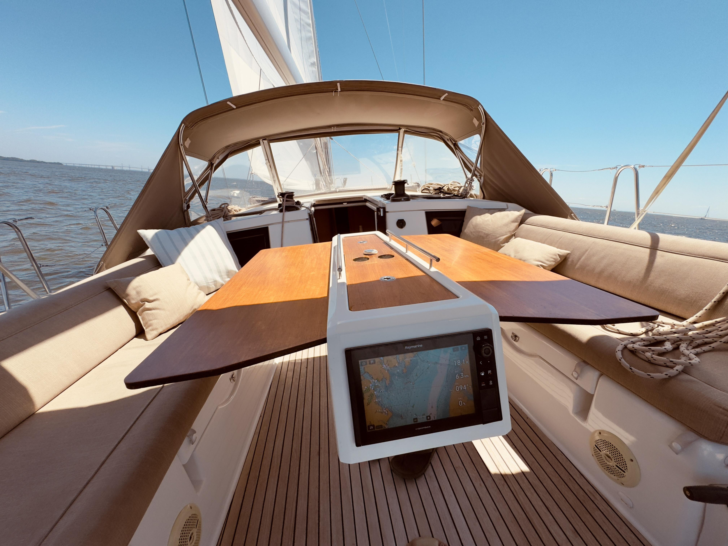 Dufour 430 — photo 14