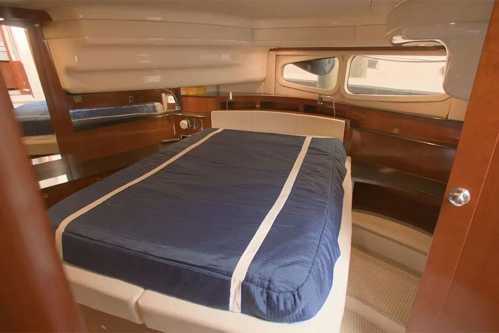 Meridian 541 Sedan — photo 10