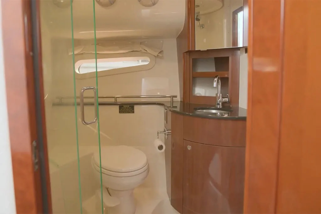 Meridian 541 Sedan — photo 13