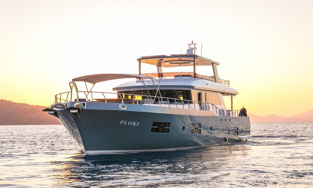 Motoryacht — photo 23