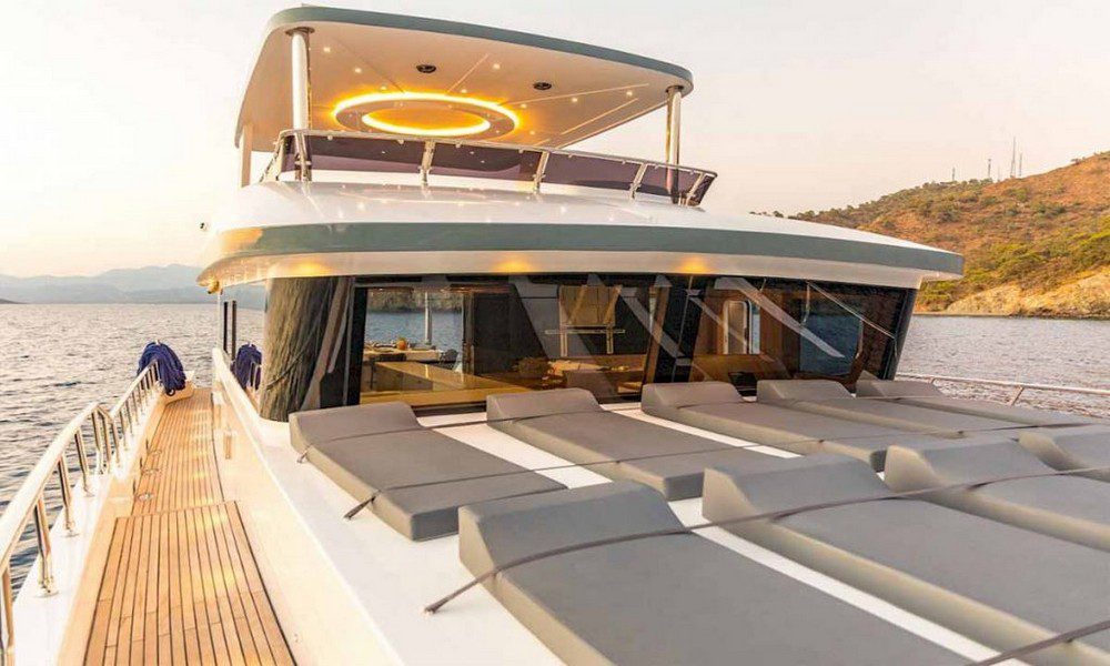 Motoryacht — photo 17