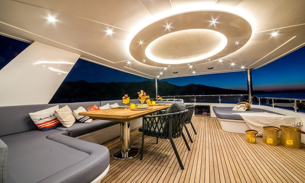 Motoryacht — photo 37