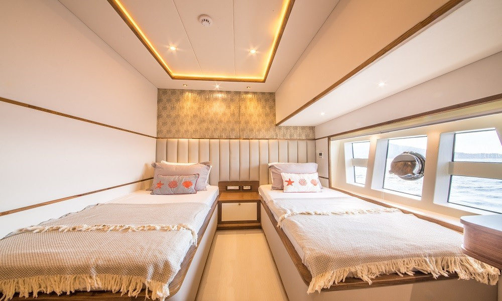 Motoryacht — photo 5
