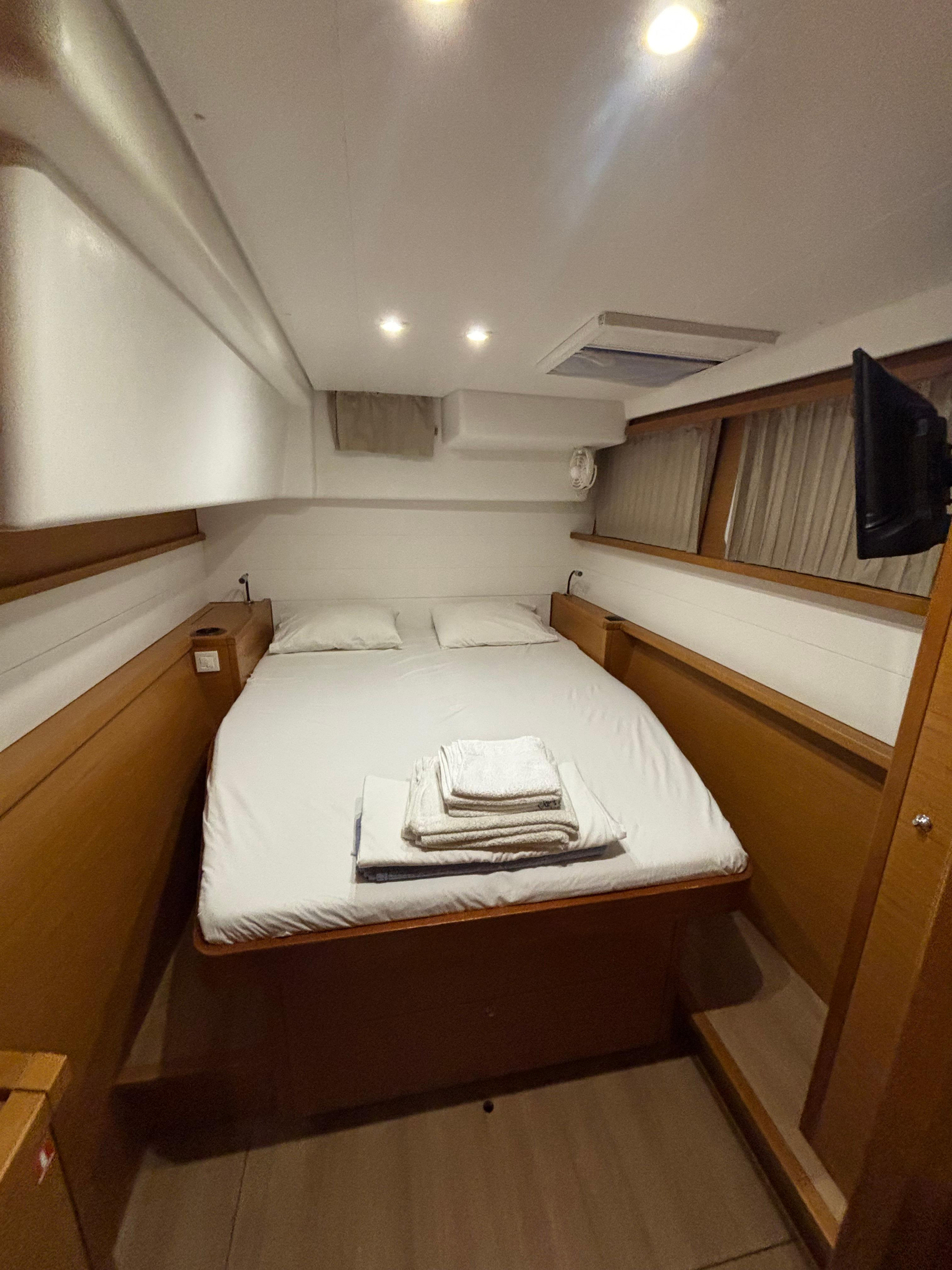 Lagoon 450 Flybridge — photo 32