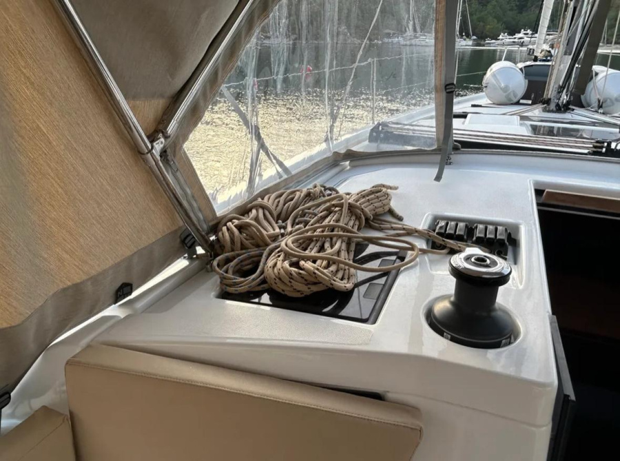 Dufour 390 Grand Large — photo 4