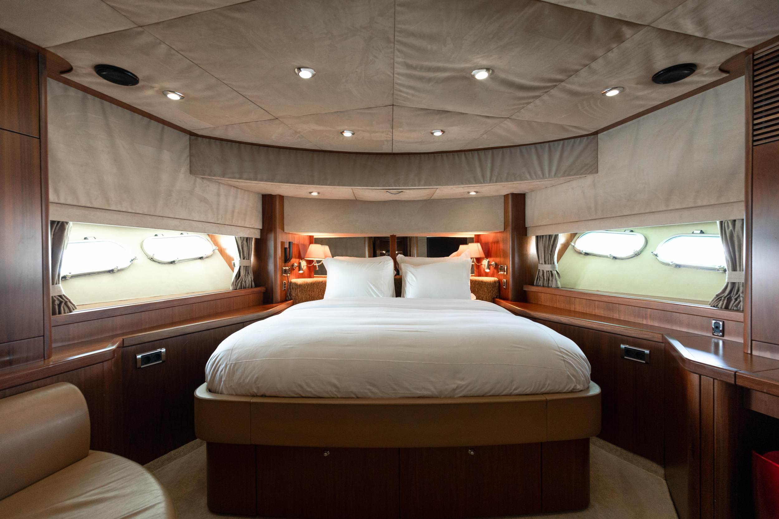 Sunseeker 90 — photo 16