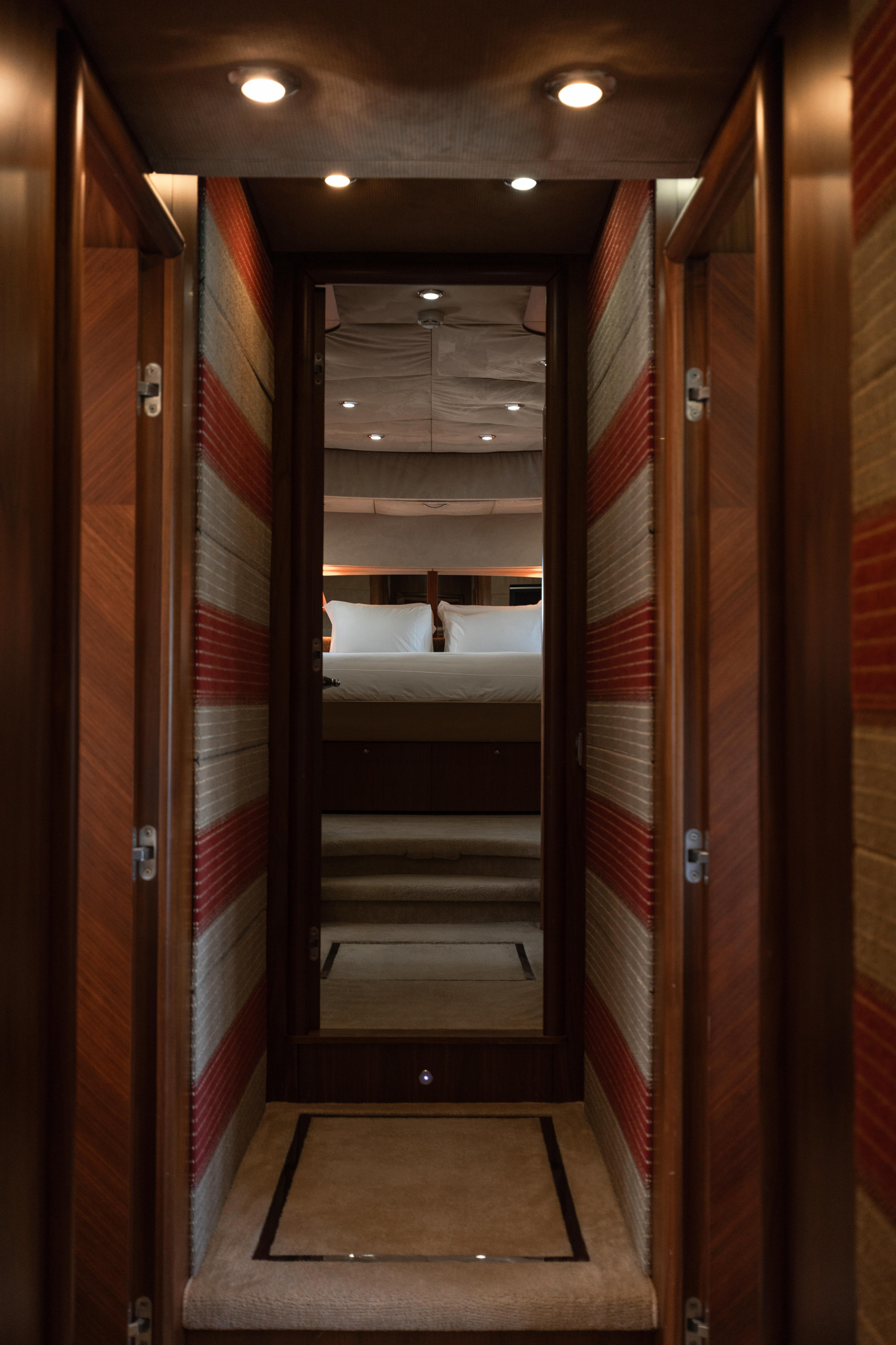Sunseeker 90 — photo 11
