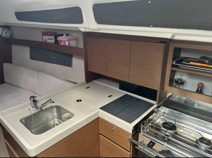 Oceanis 34.1 — photo 11