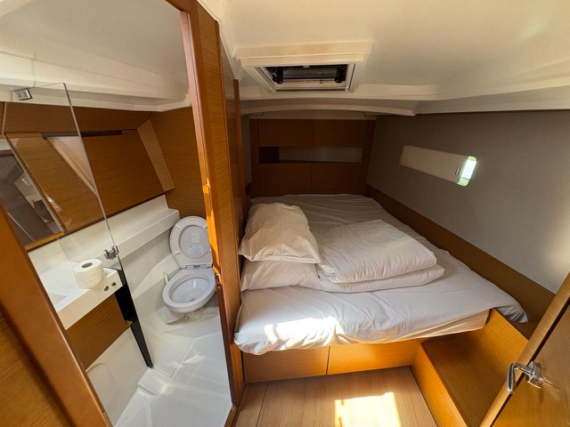 Sun Odyssey 410 — photo 11