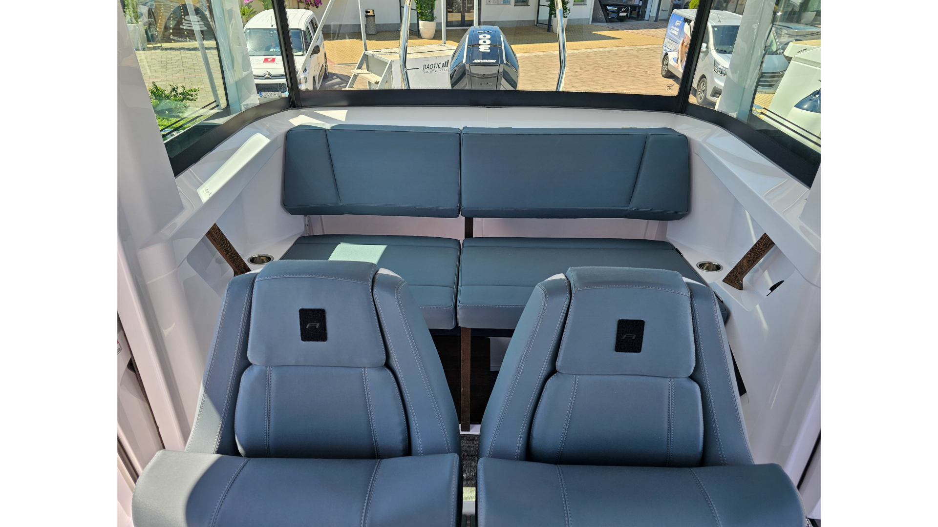 Axopar 29 XC Cross Cabin — photo 7