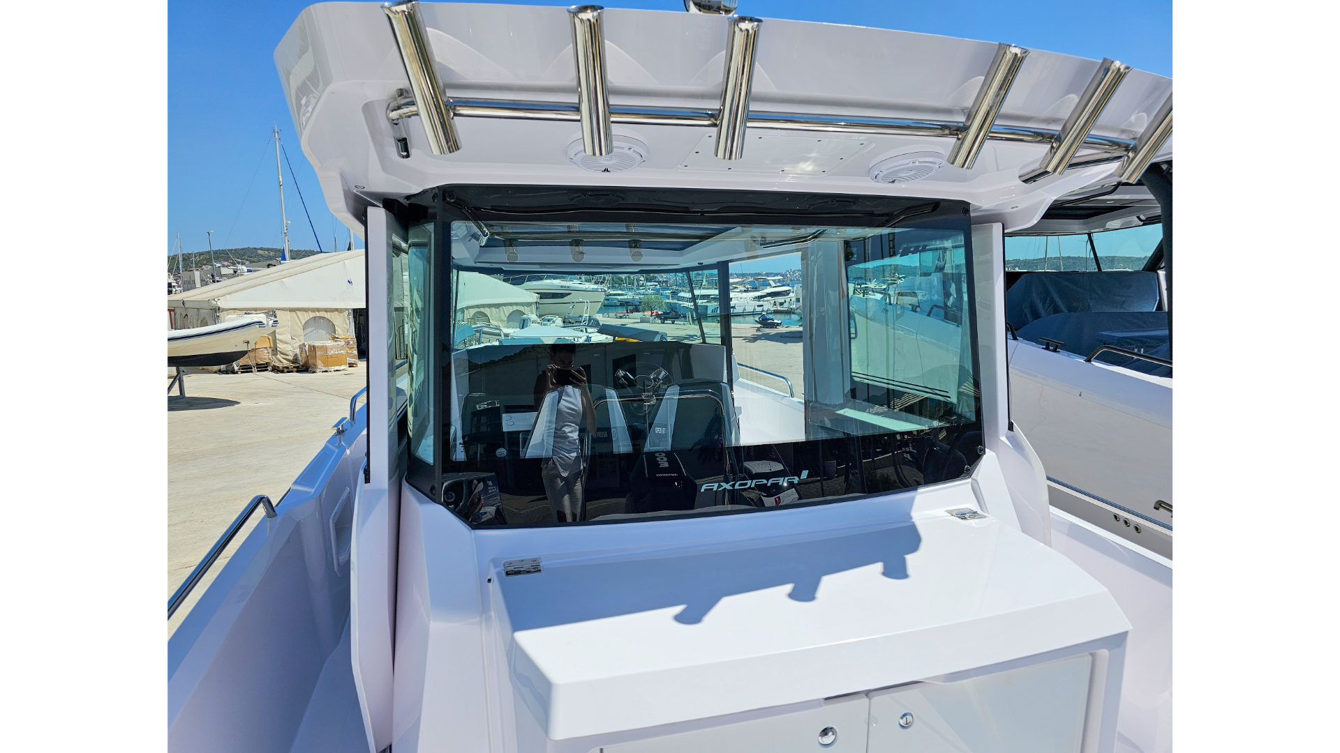 Axopar 29 XC Cross Cabin — photo 17