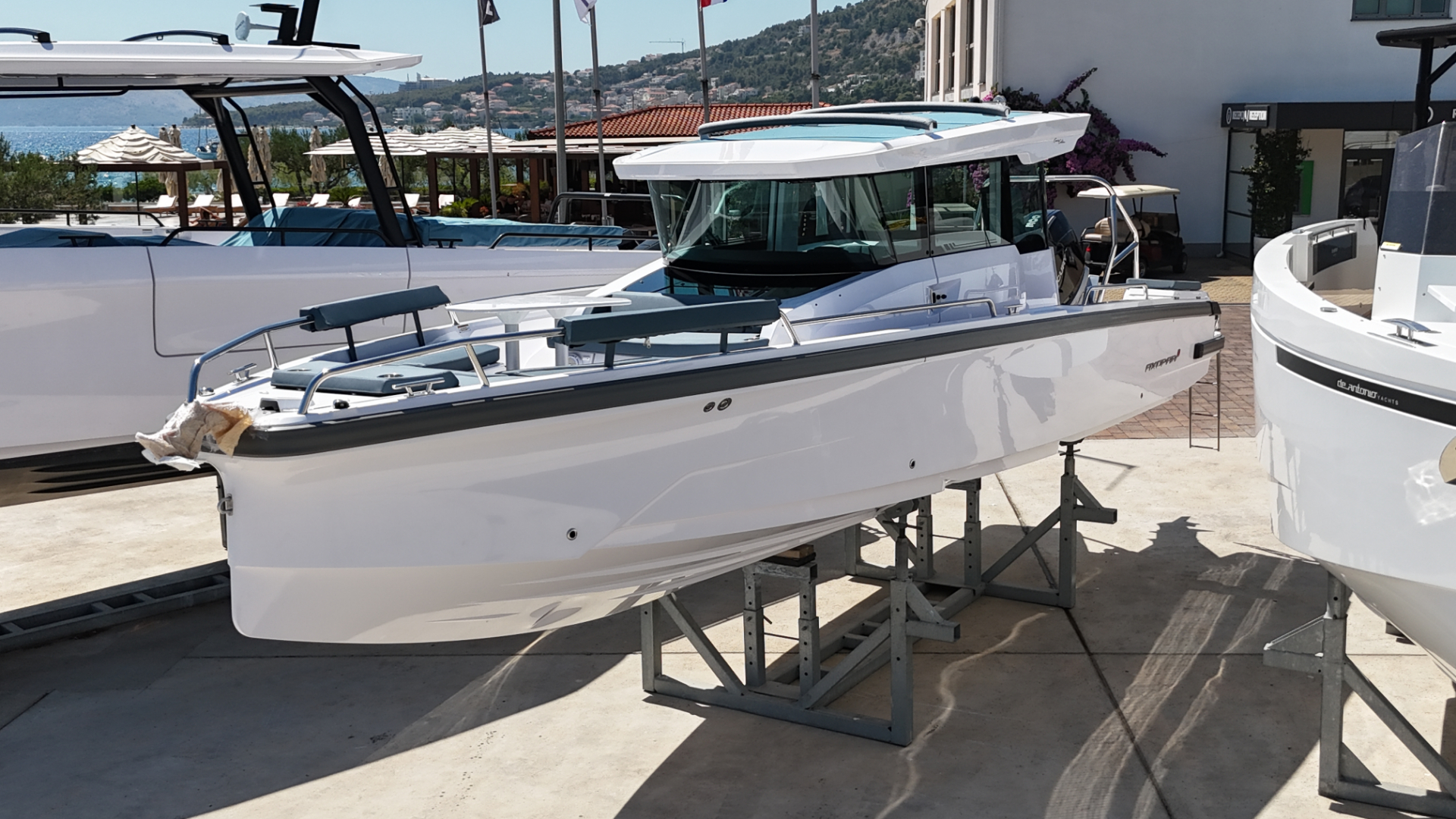 Axopar 29 XC Cross Cabin — photo 22