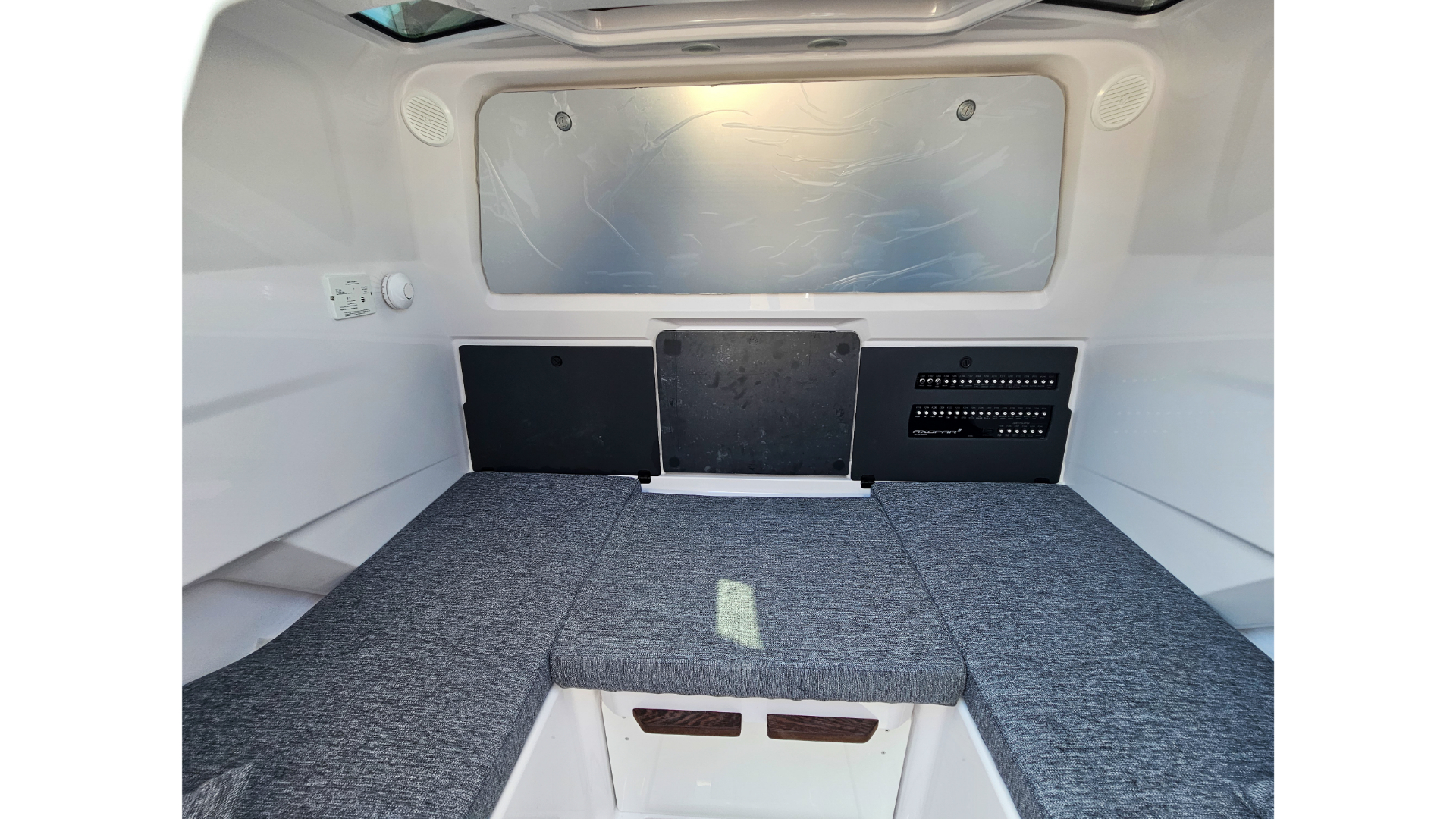 Axopar 29 XC Cross Cabin — photo 2