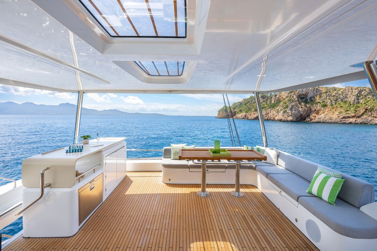 Lagoon 60 — photo 20