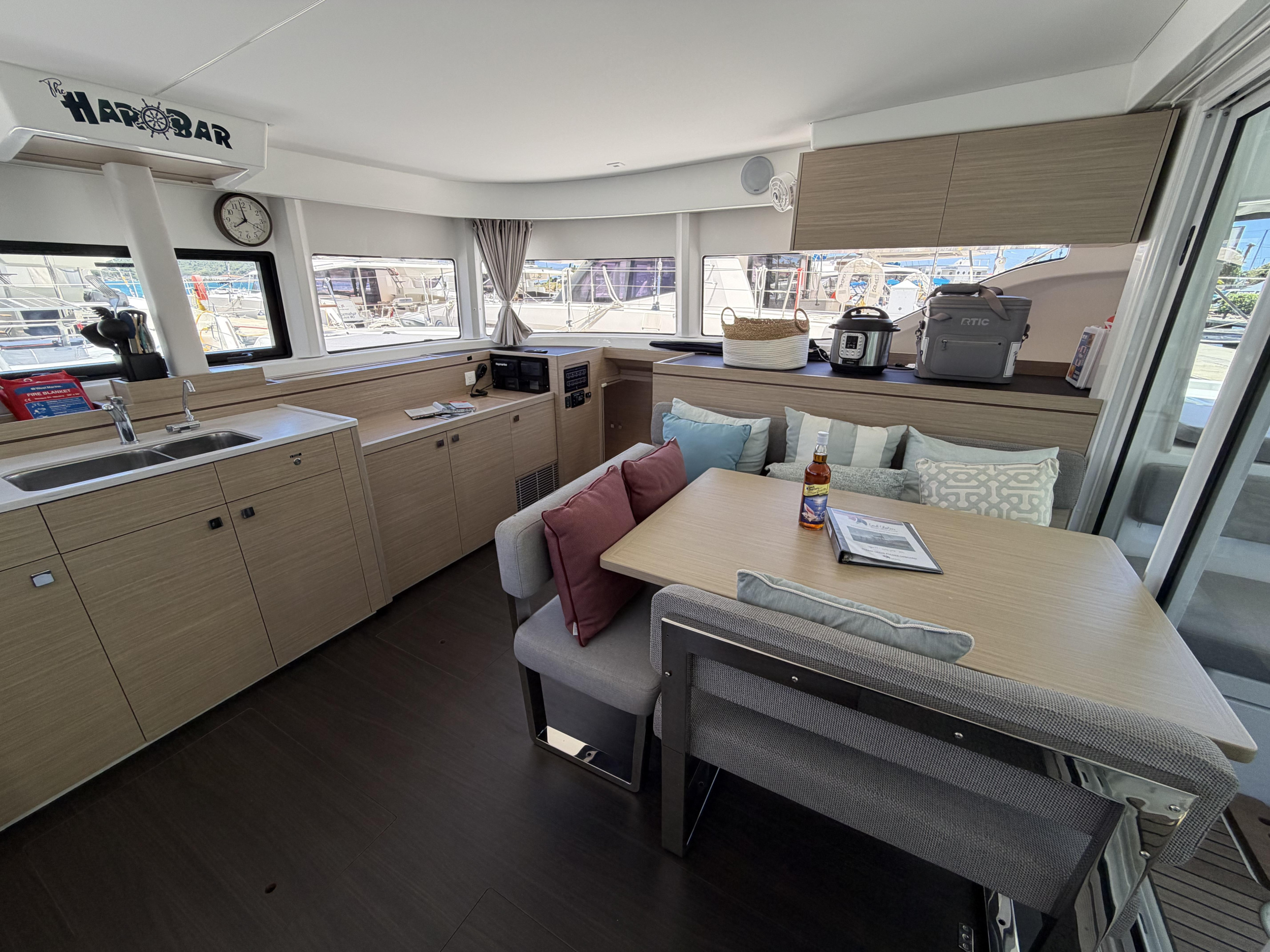 Lagoon 43 (Owners Version) — photo 28