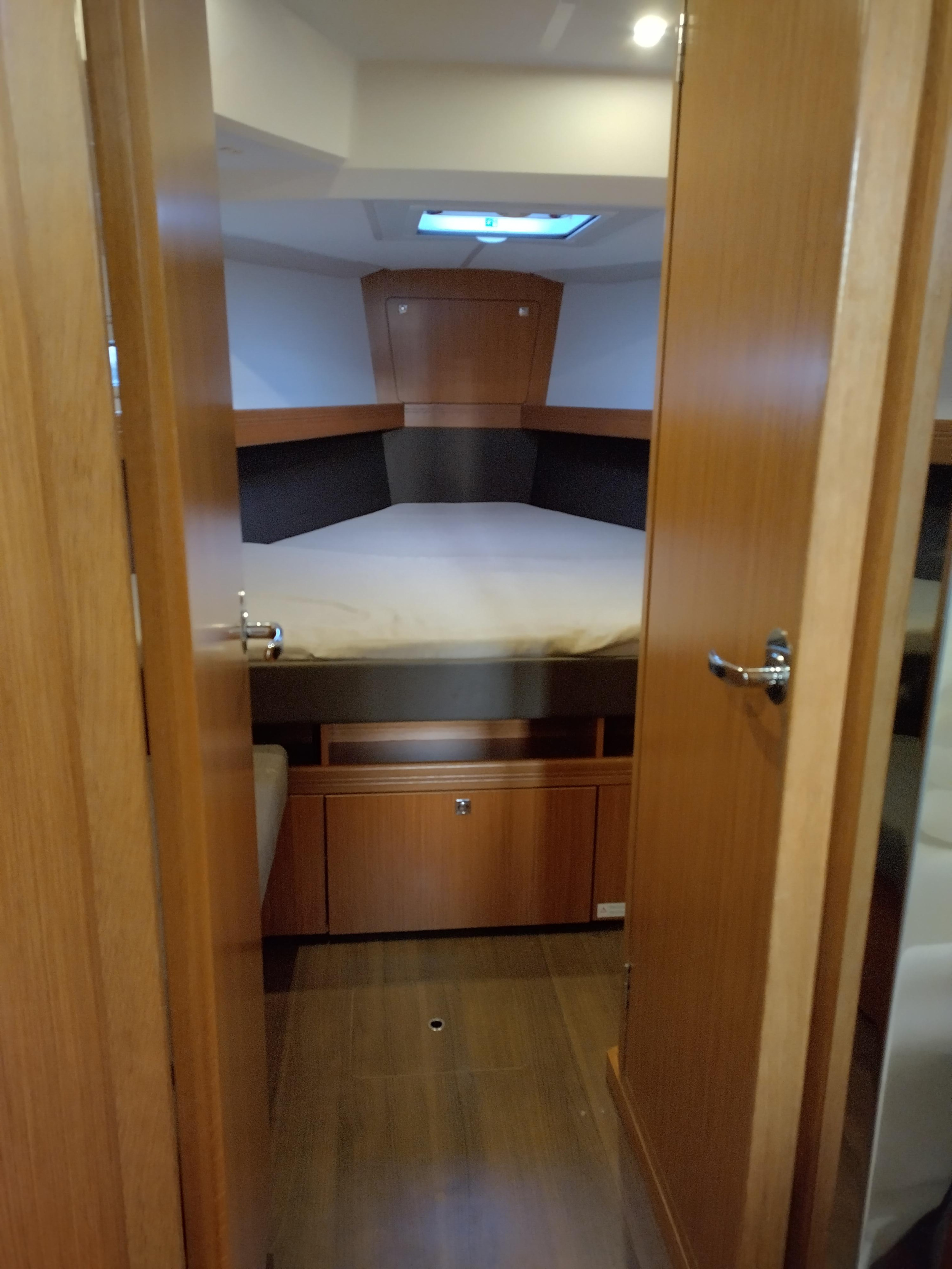 Bavaria 41 Cruiser — photo 9