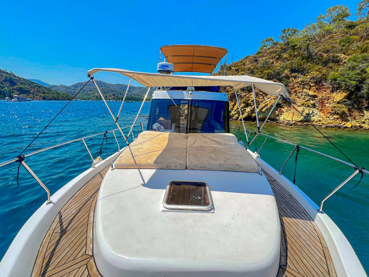 Motoryacht — photo 13