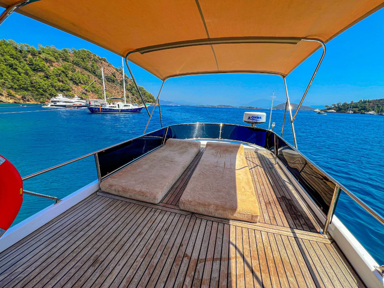 Motoryacht — photo 16