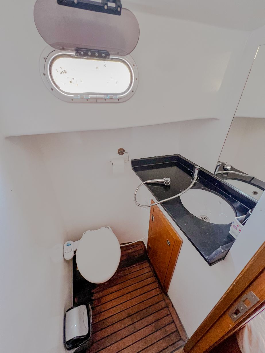 Motoryacht — photo 11