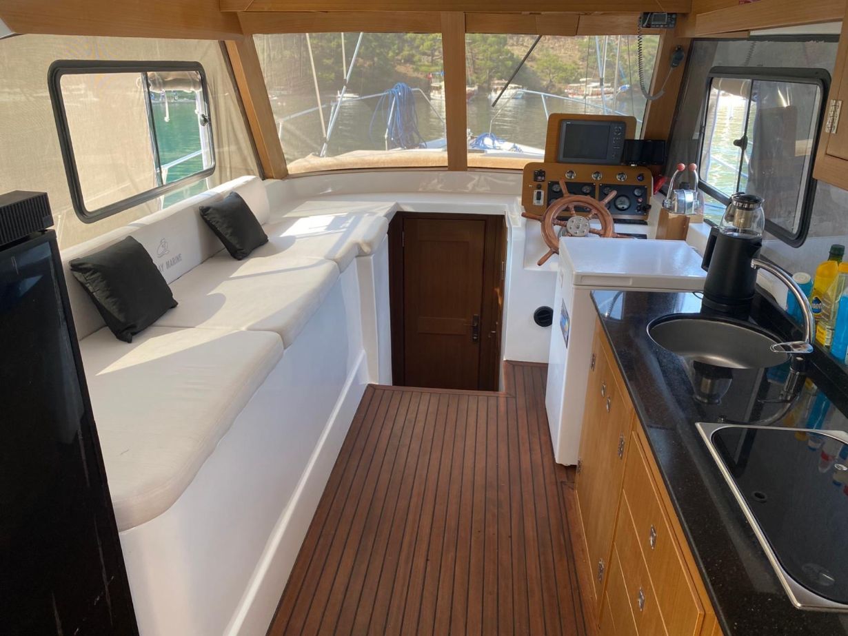 Motoryacht — photo 15