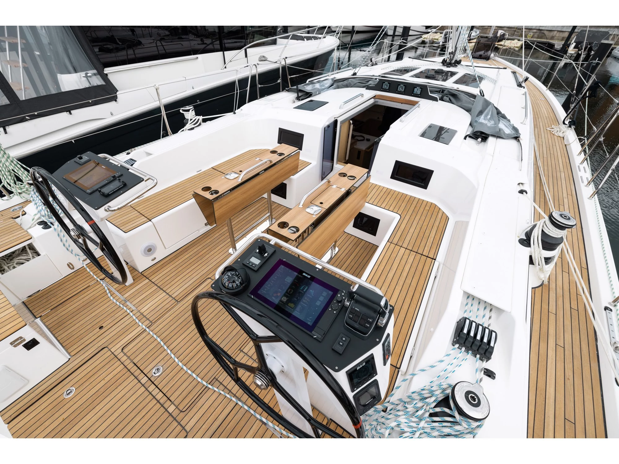 Bavaria C46 (Nevolem) Interior image - 1