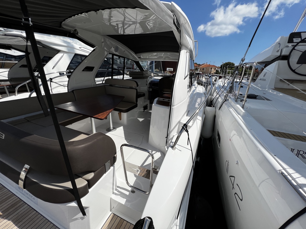 Bavaria S33 HT — photo 9