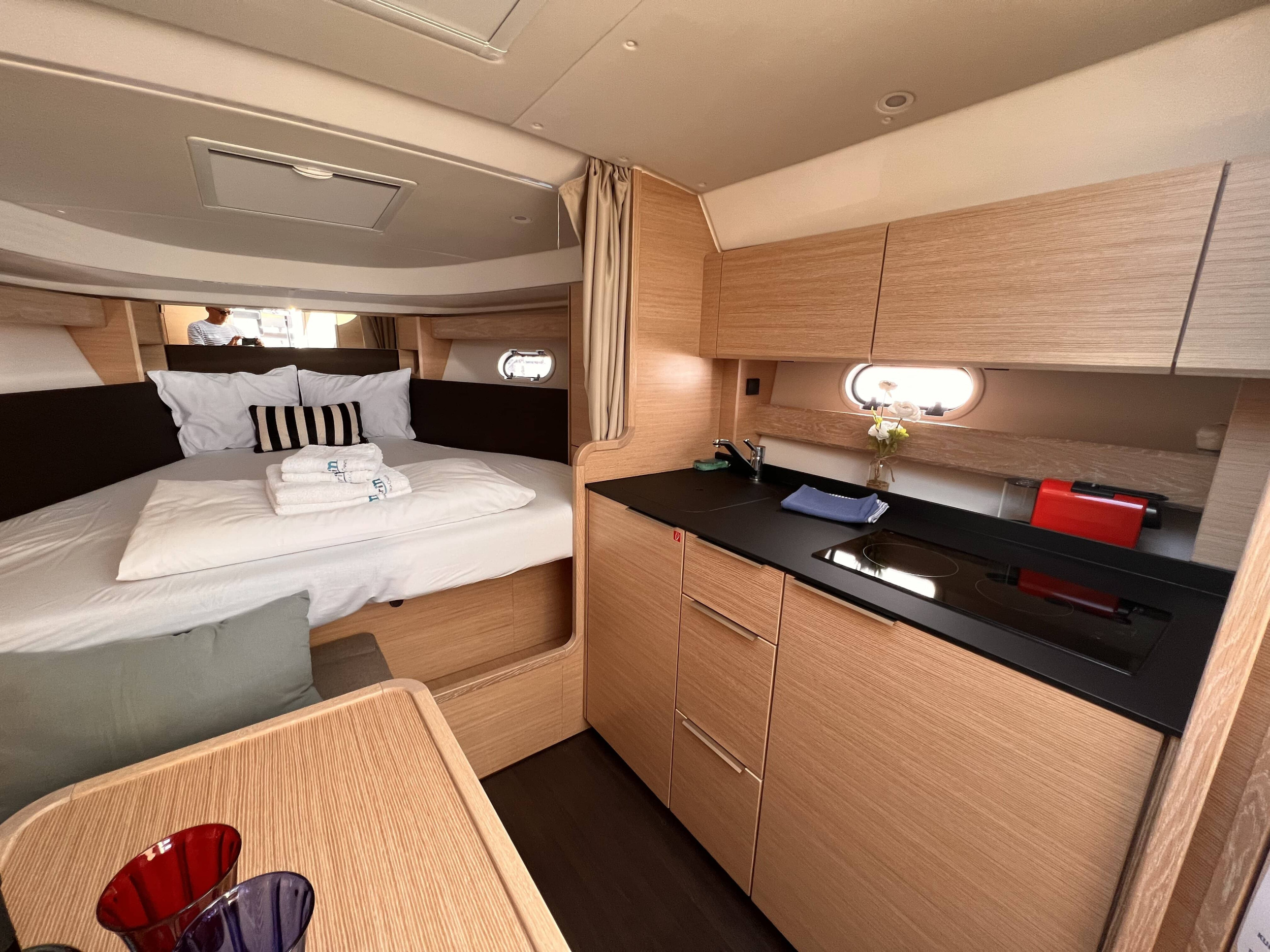 Bavaria S33 HT — photo 7