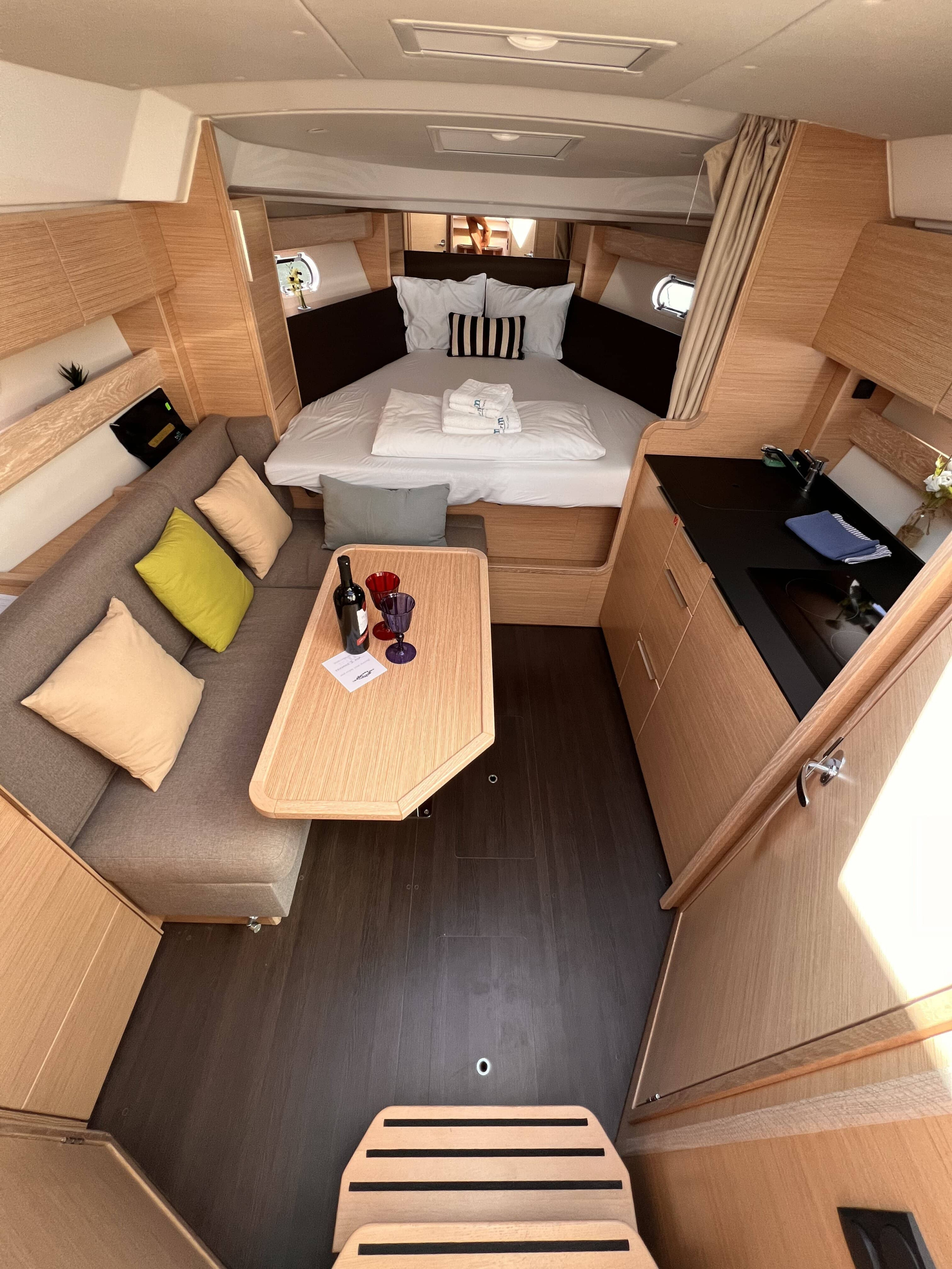 Bavaria S33 HT — photo 10