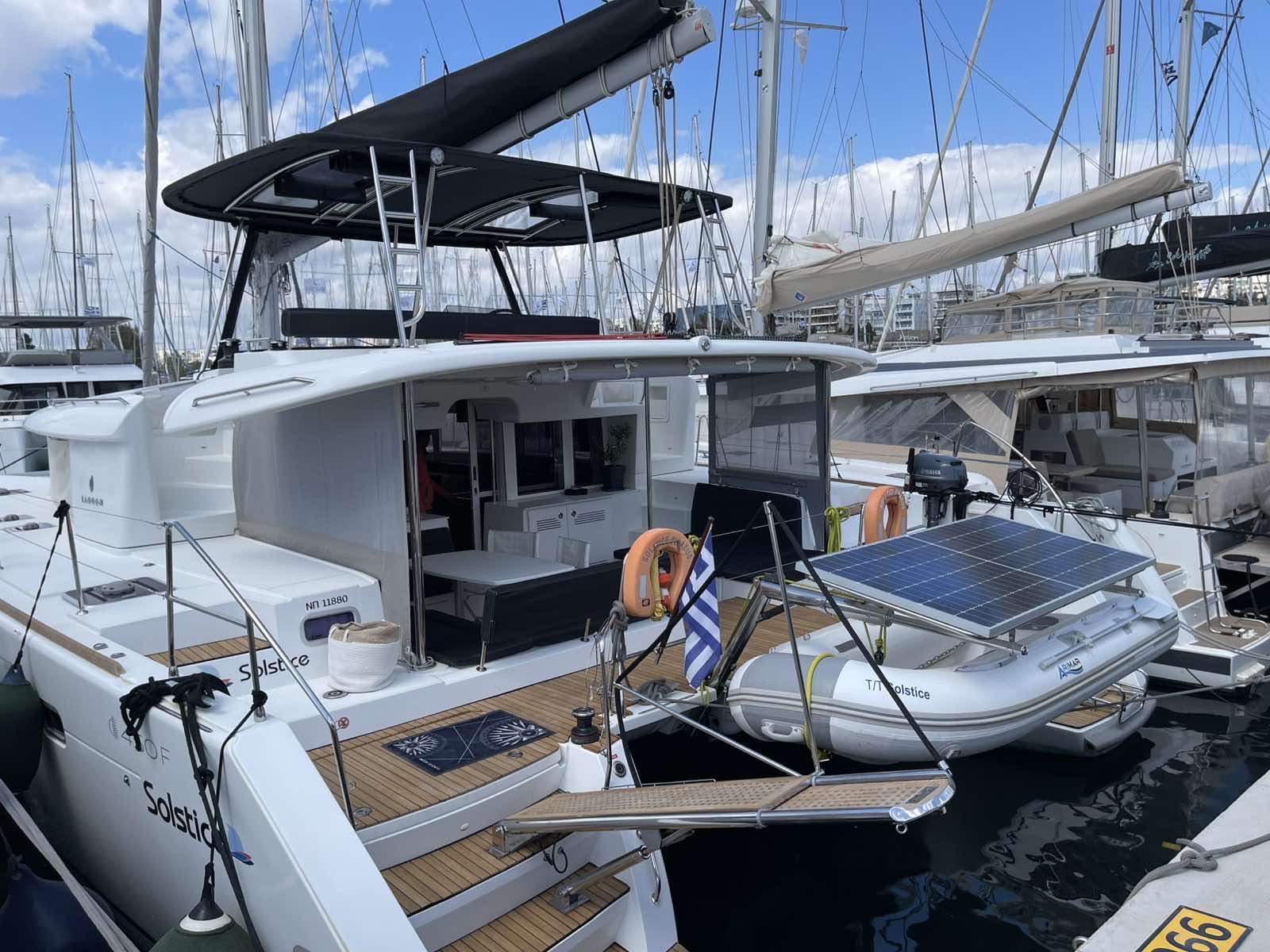 Lagoon 450 F — photo 1