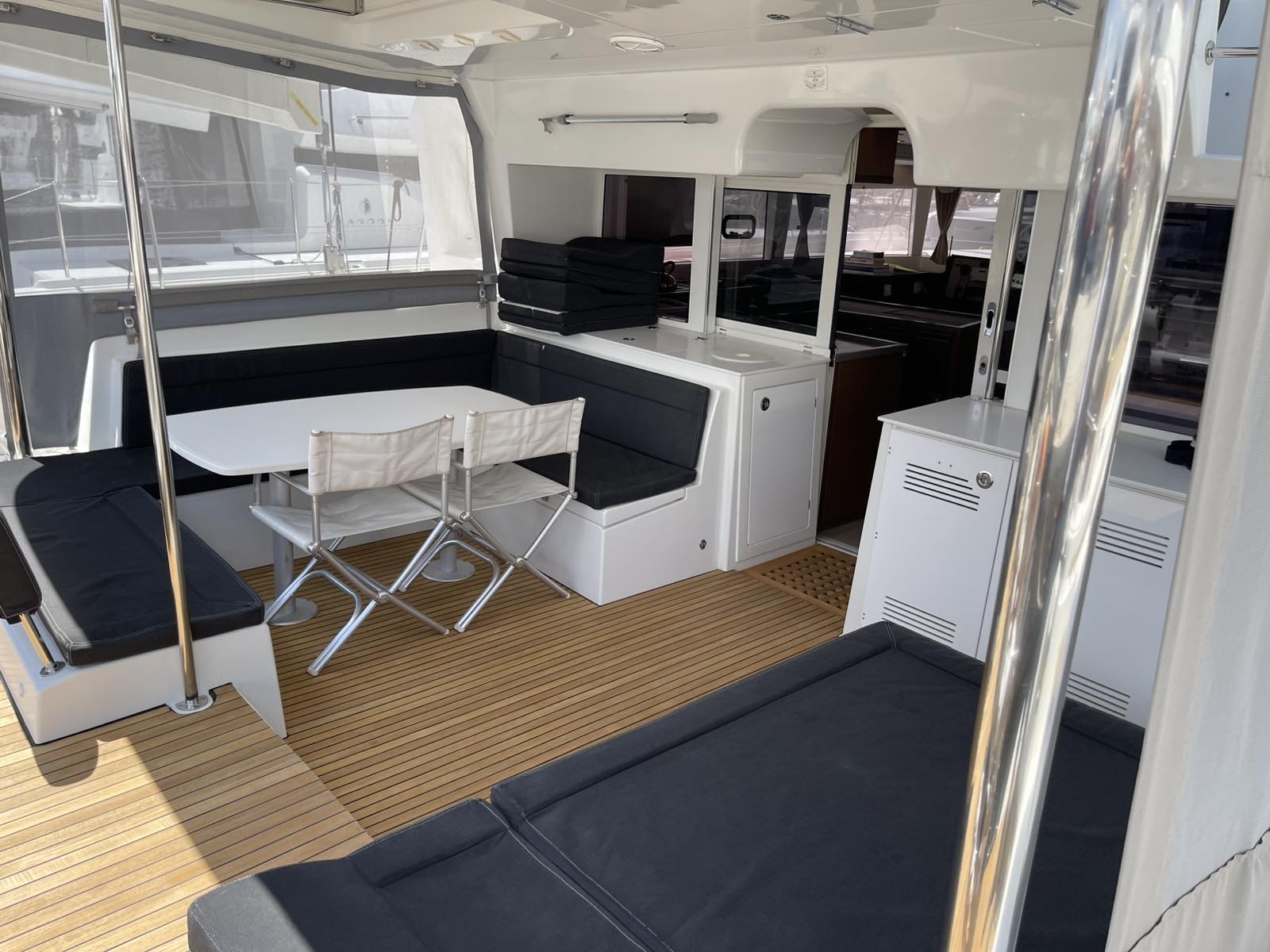 Lagoon 450 F — photo 25