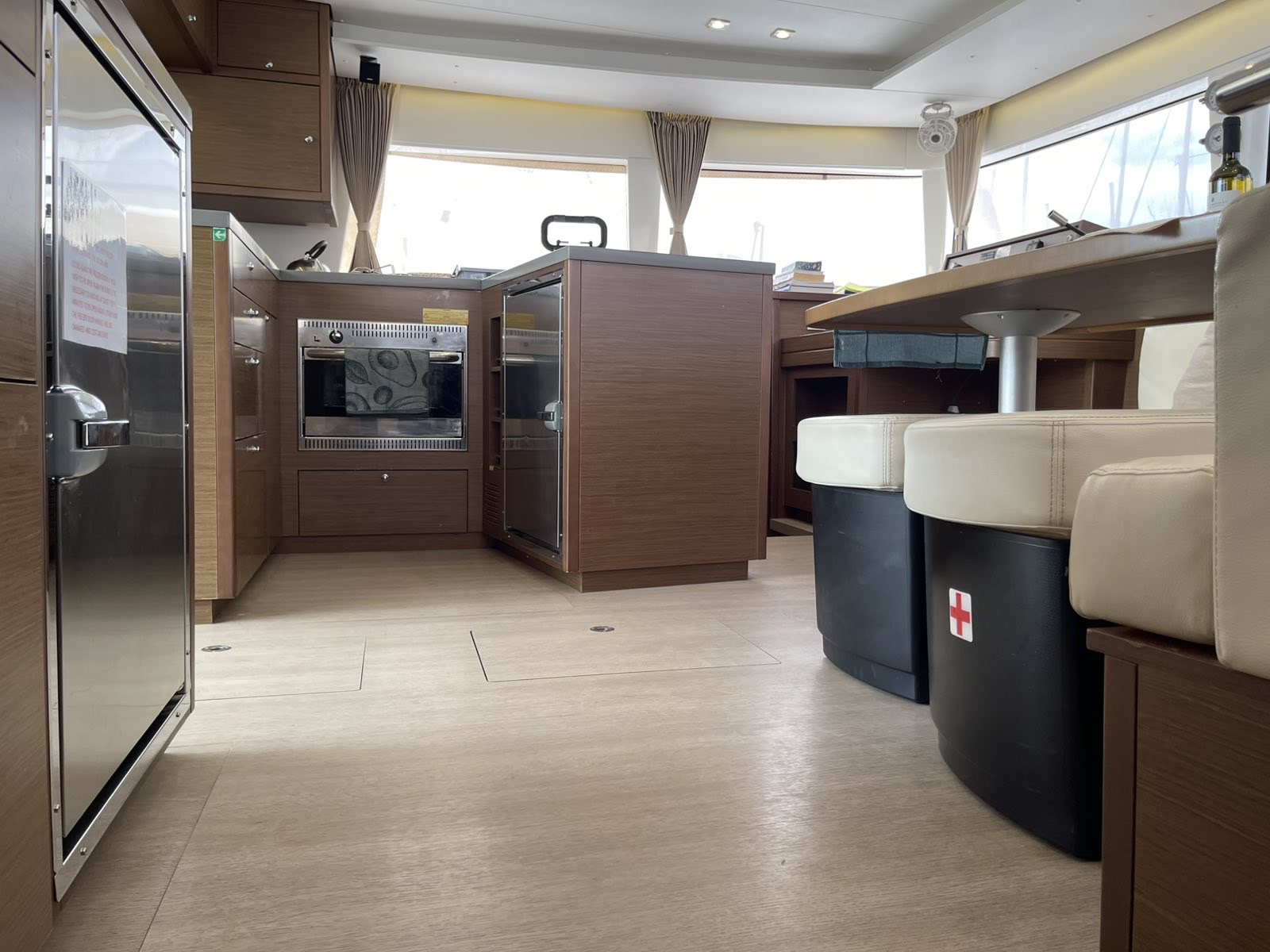 Lagoon 450 F — photo 15