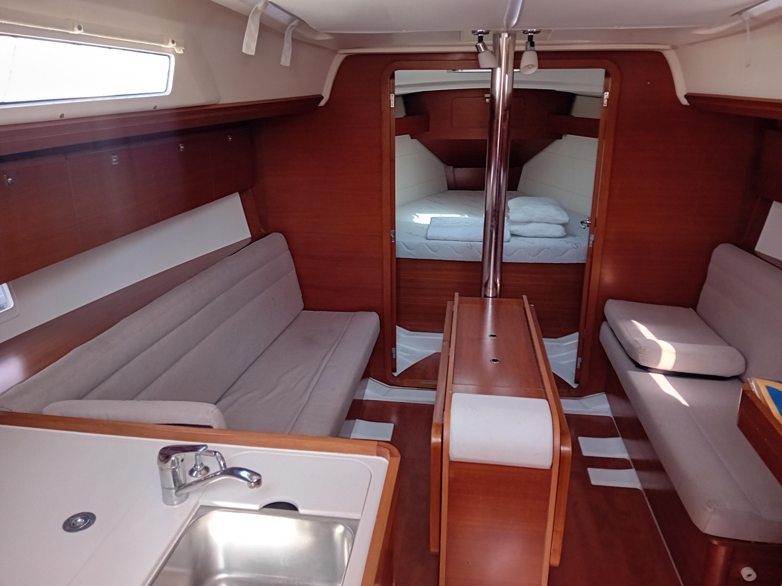 Dufour 350 GL — photo 9