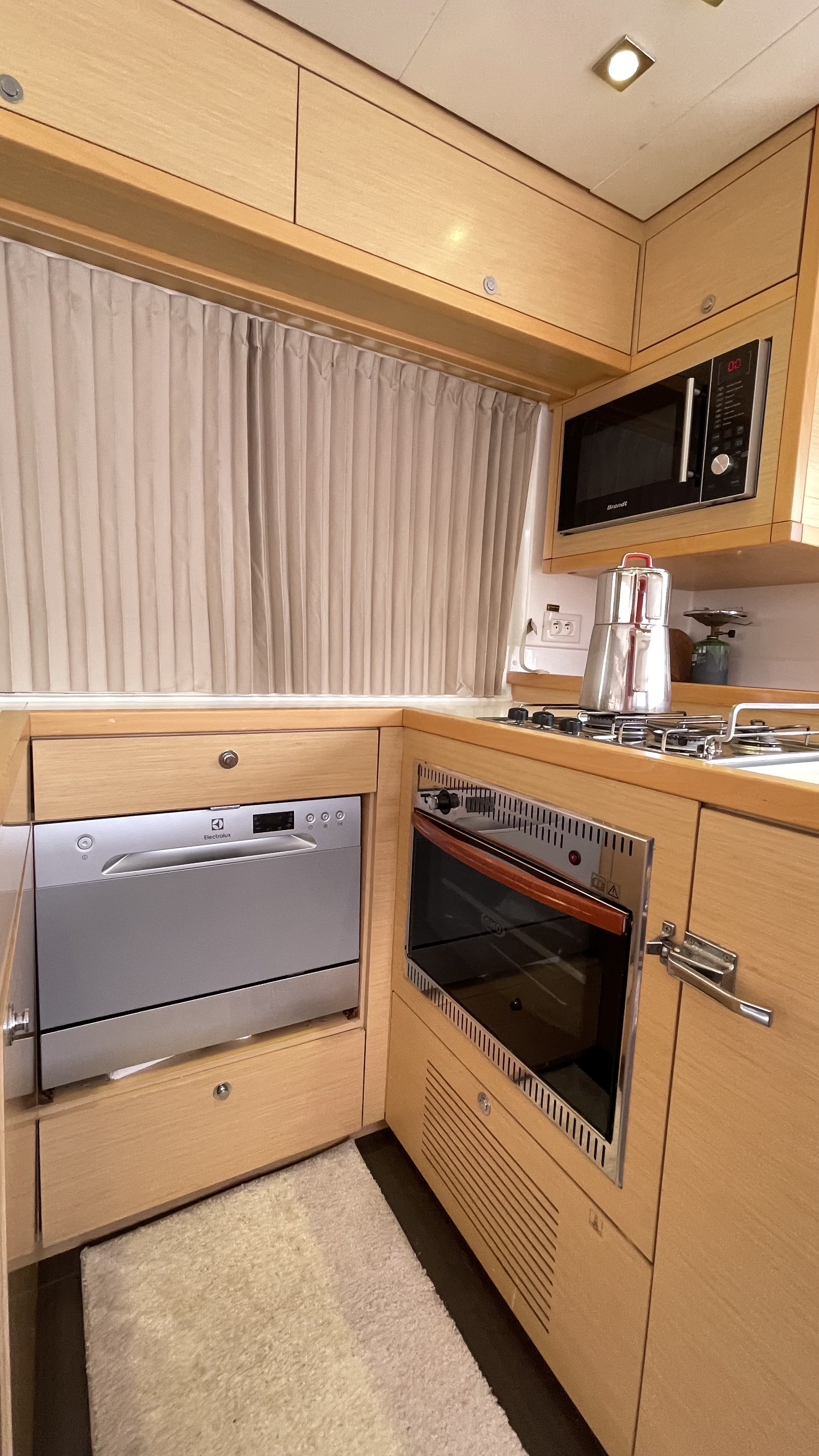 Lagoon 450 Fly — photo 10