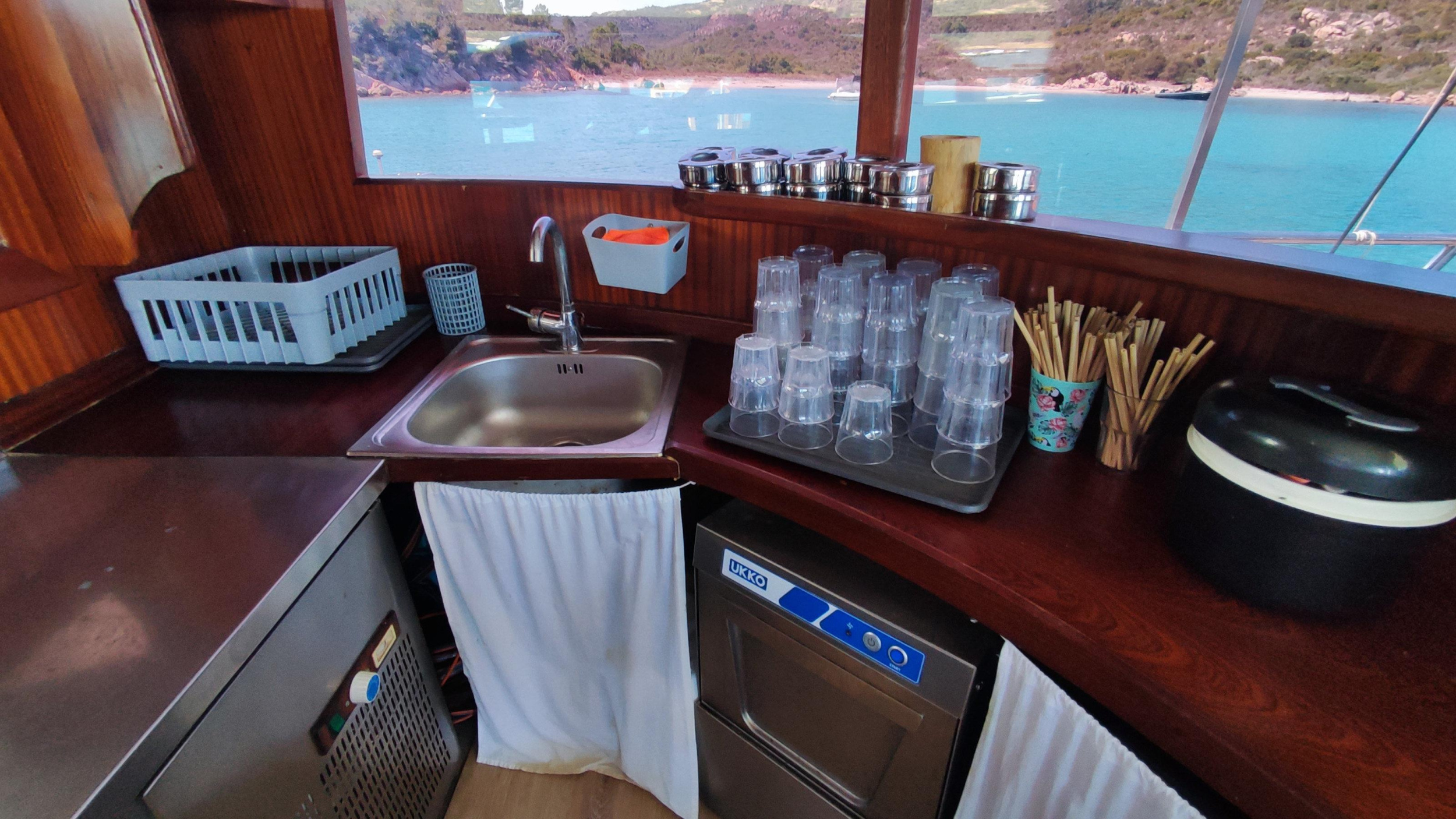 Motor Sailor Catamaran — photo 19