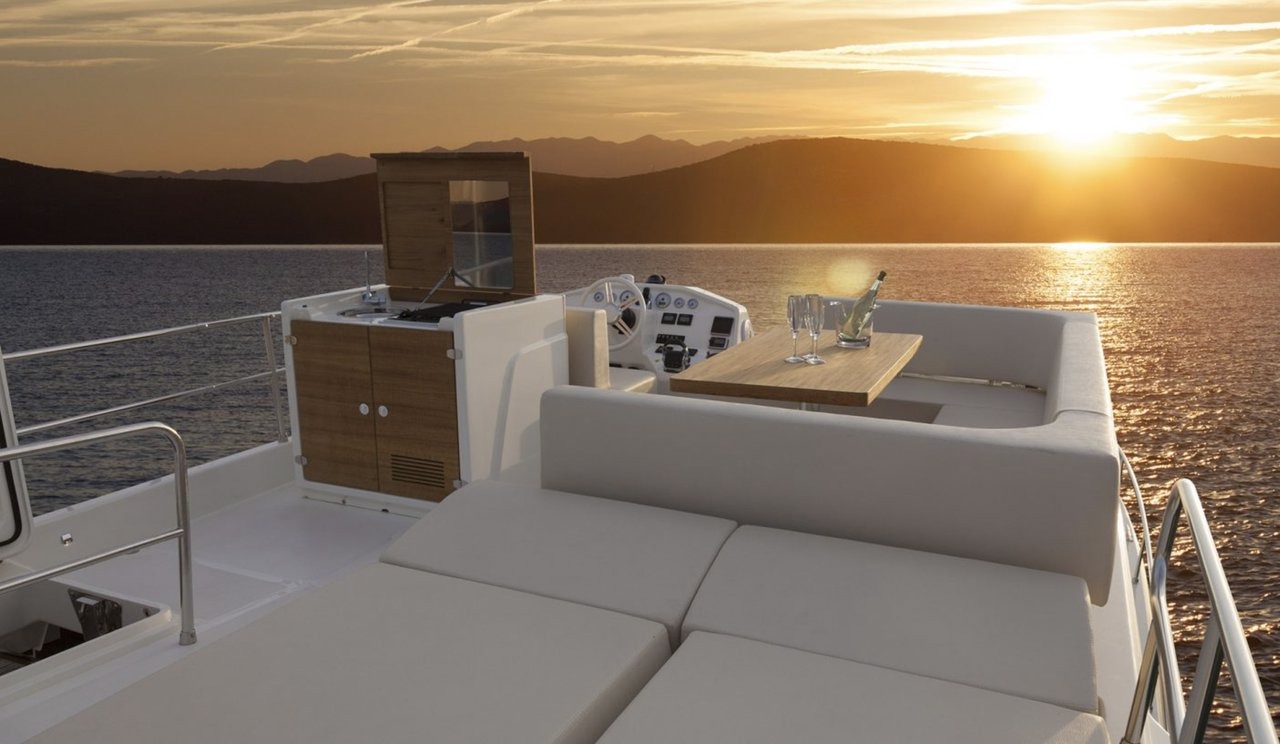 Cranchi T43 Eco Trawler — photo 10