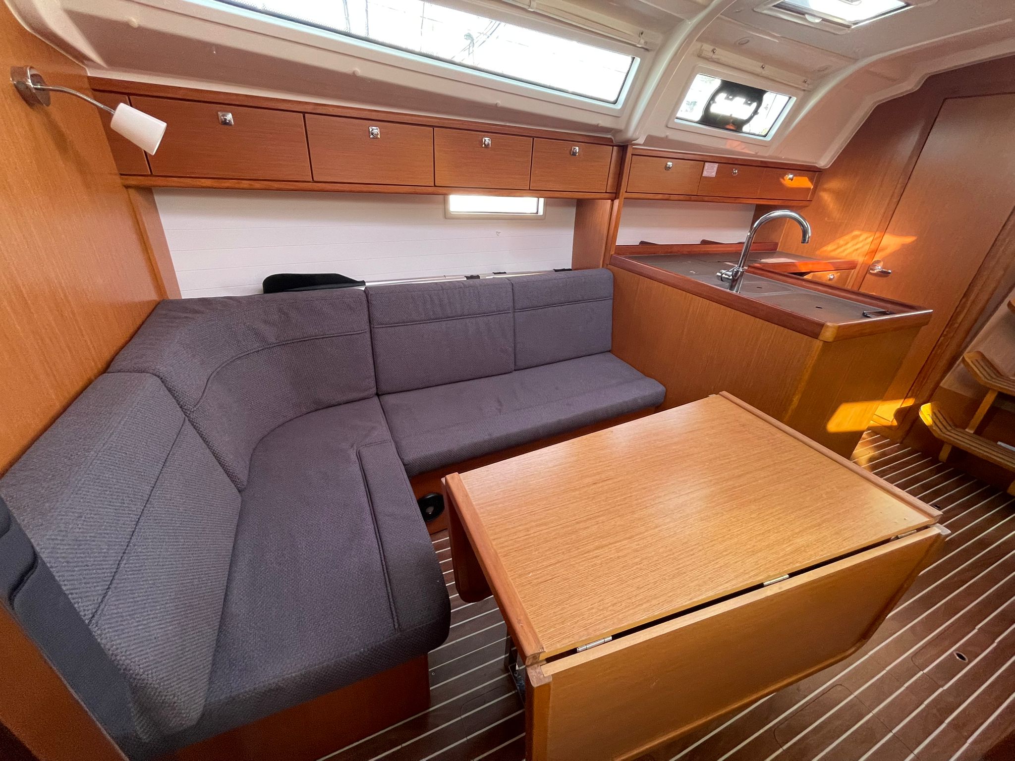 Bavaria Cruiser 37 — photo 4