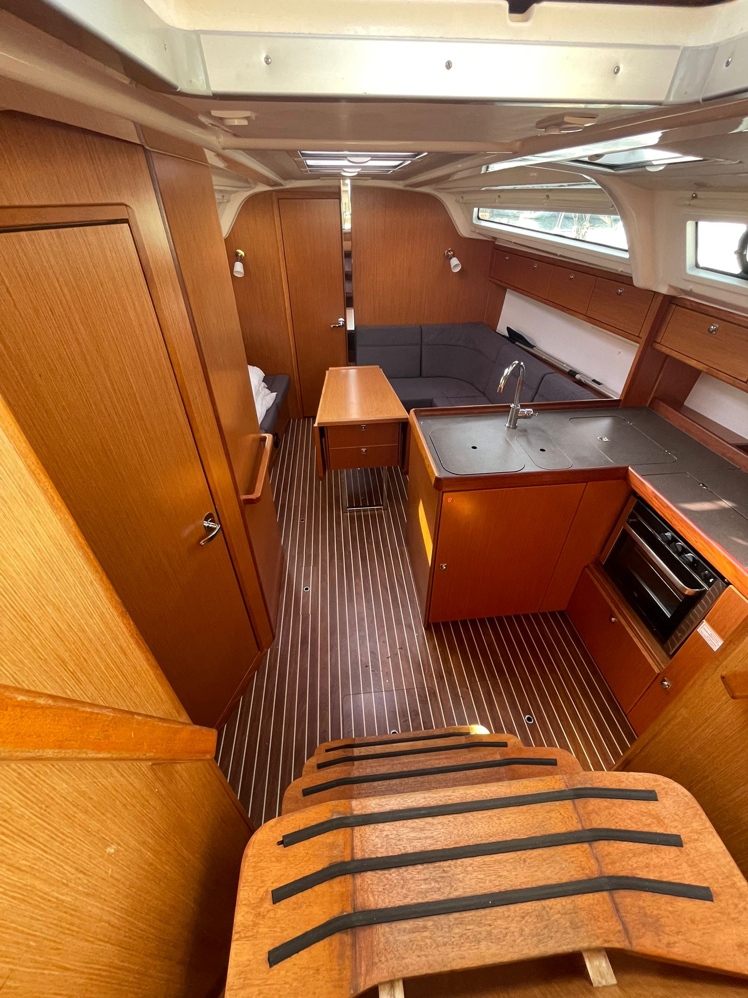 Bavaria Cruiser 37 — photo 2