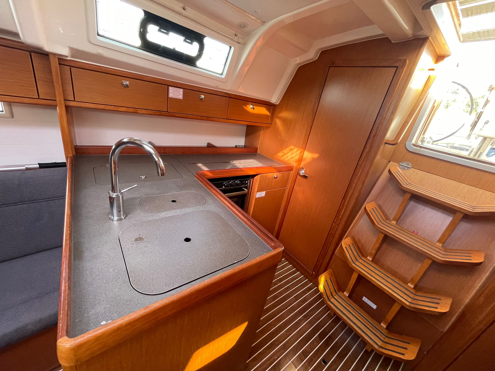 Bavaria Cruiser 37 — photo 3