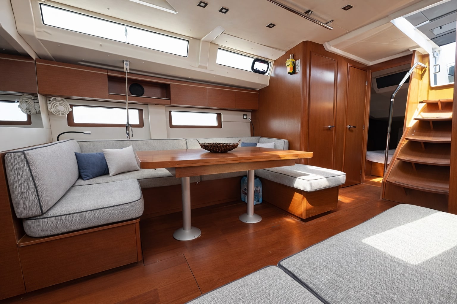 Oceanis 51.1 — photo 9