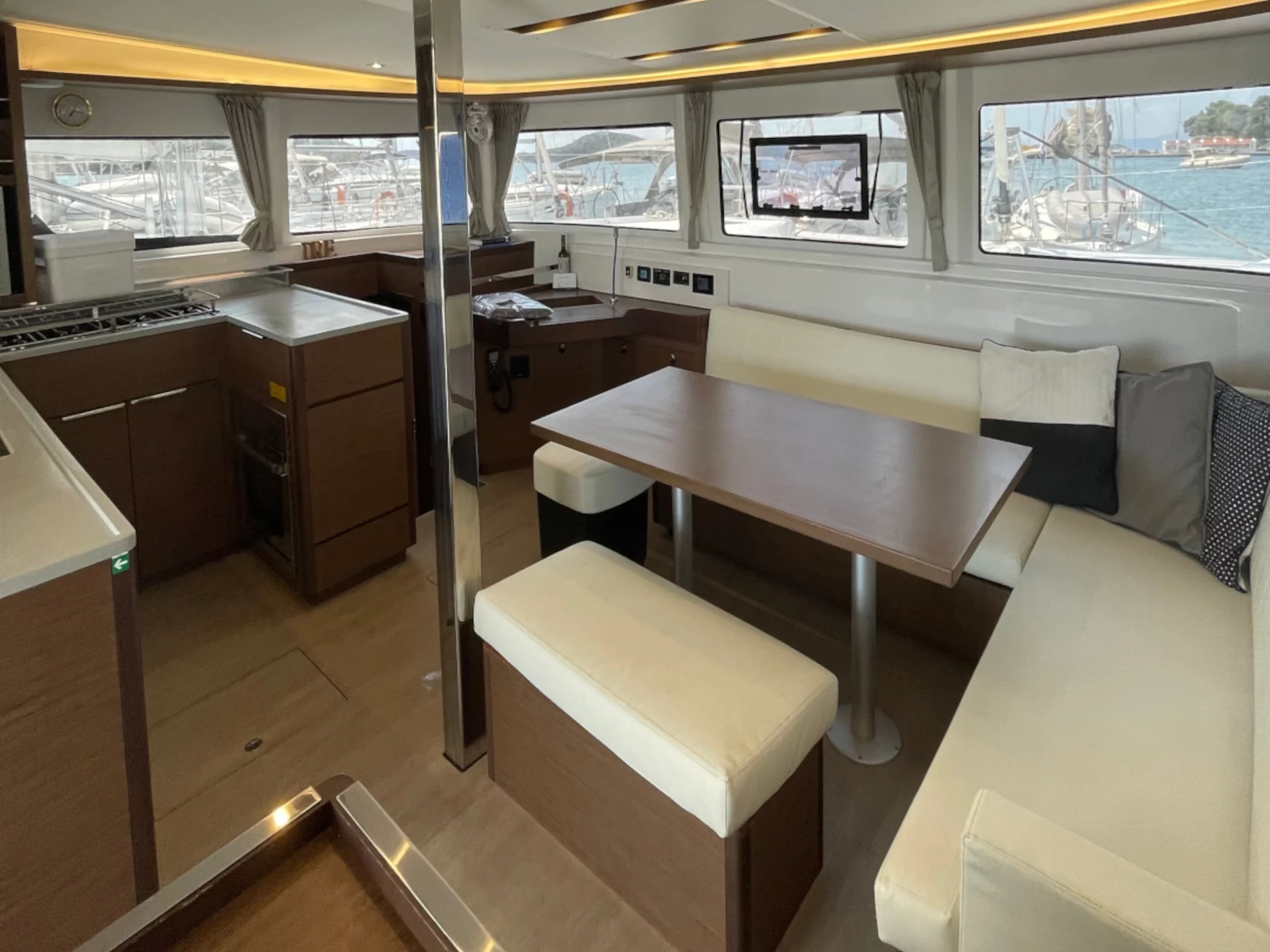 Lagoon 46 (AC, Gen, Watermaker) (ESPABILA, (ac, Gen, W/Maker)) Interior image - 4