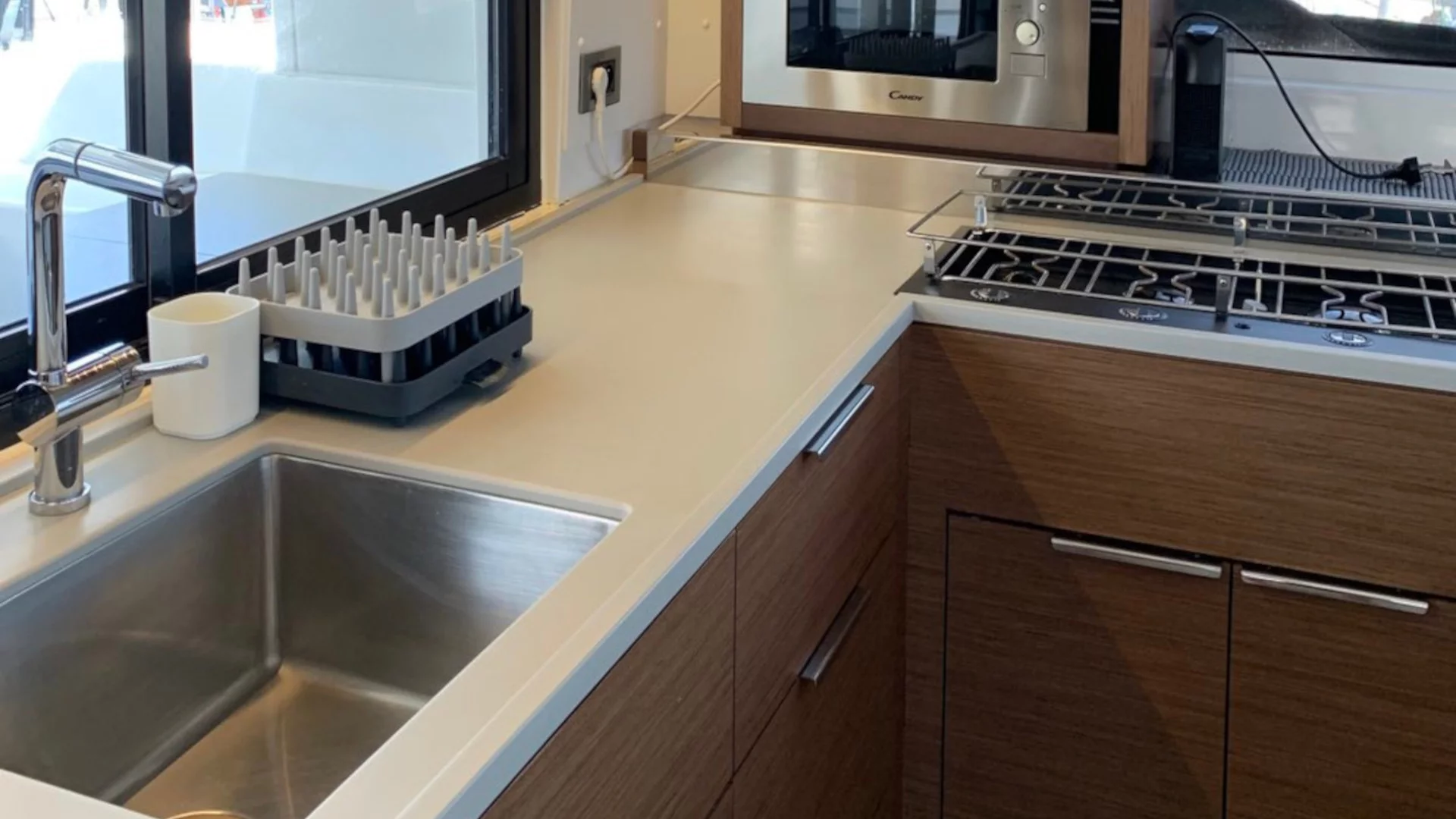 Lagoon 46 (AC, Gen, Watermaker) (ESPABILA, (ac, Gen, W/Maker))  - 17
