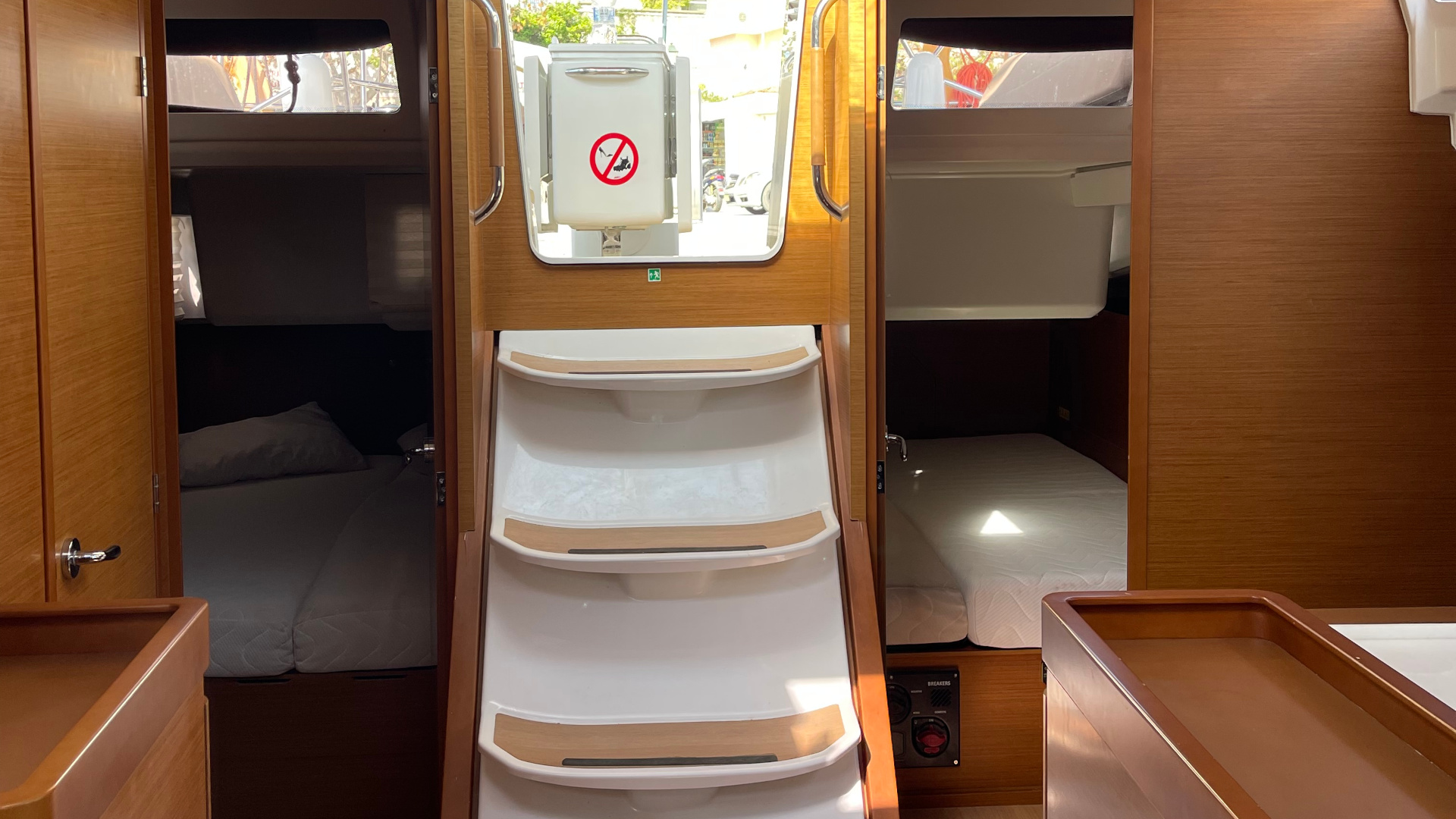 Photo #15 - Sun Odyssey 440 (possible to be converted to 3 cabins) (OLYMPIA) en Skiathos - 18576