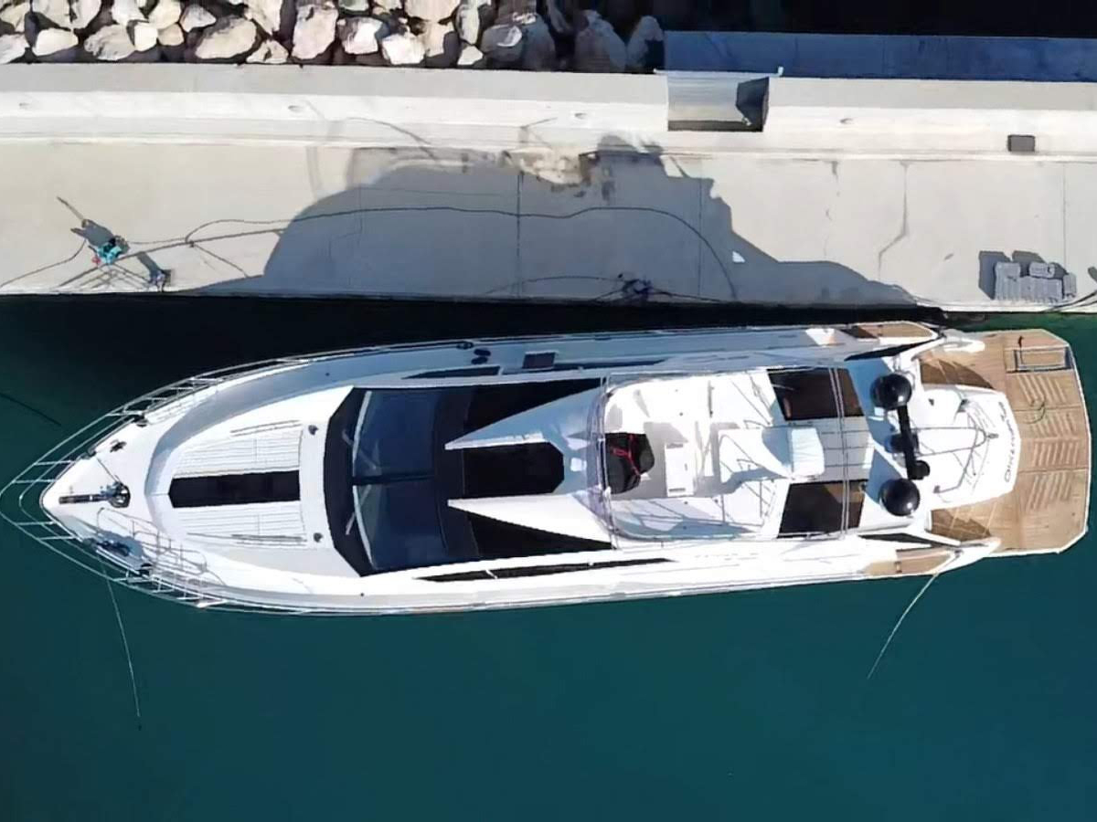 Galeon 700 Skydeck — photo 9