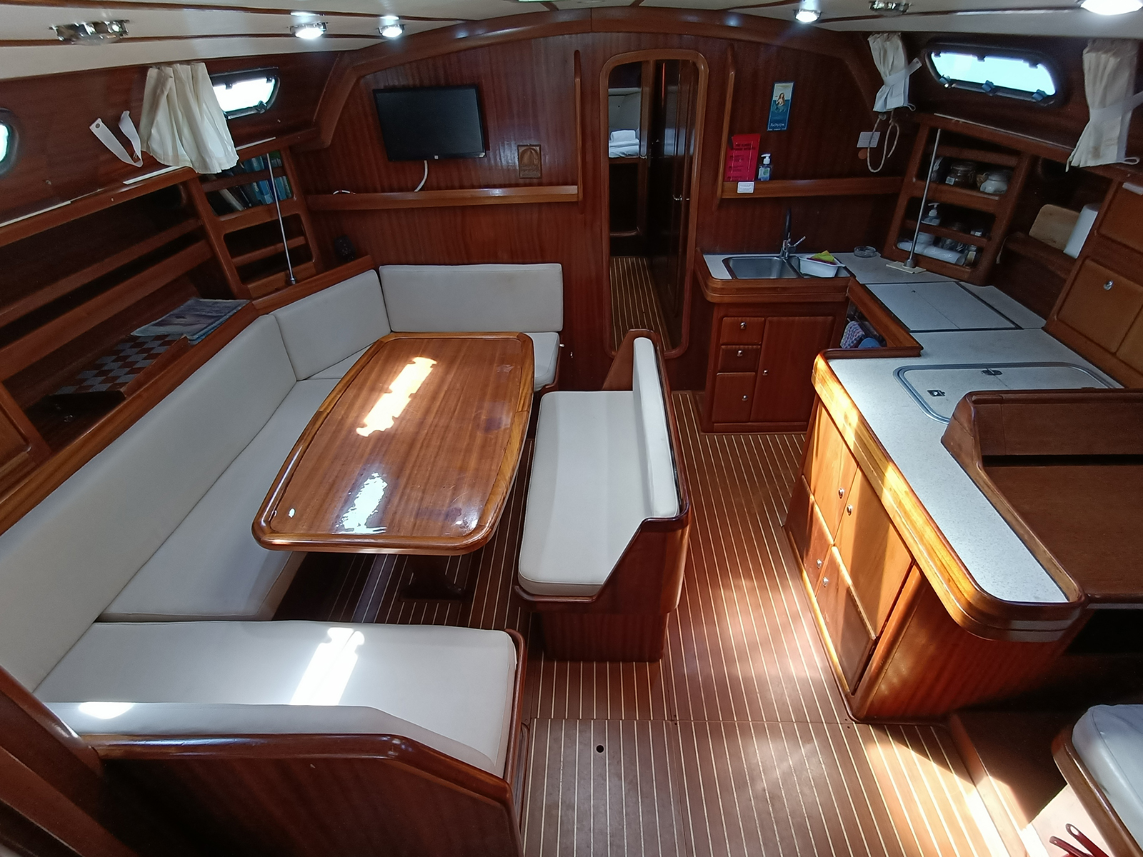 Bavaria 50 — photo 5