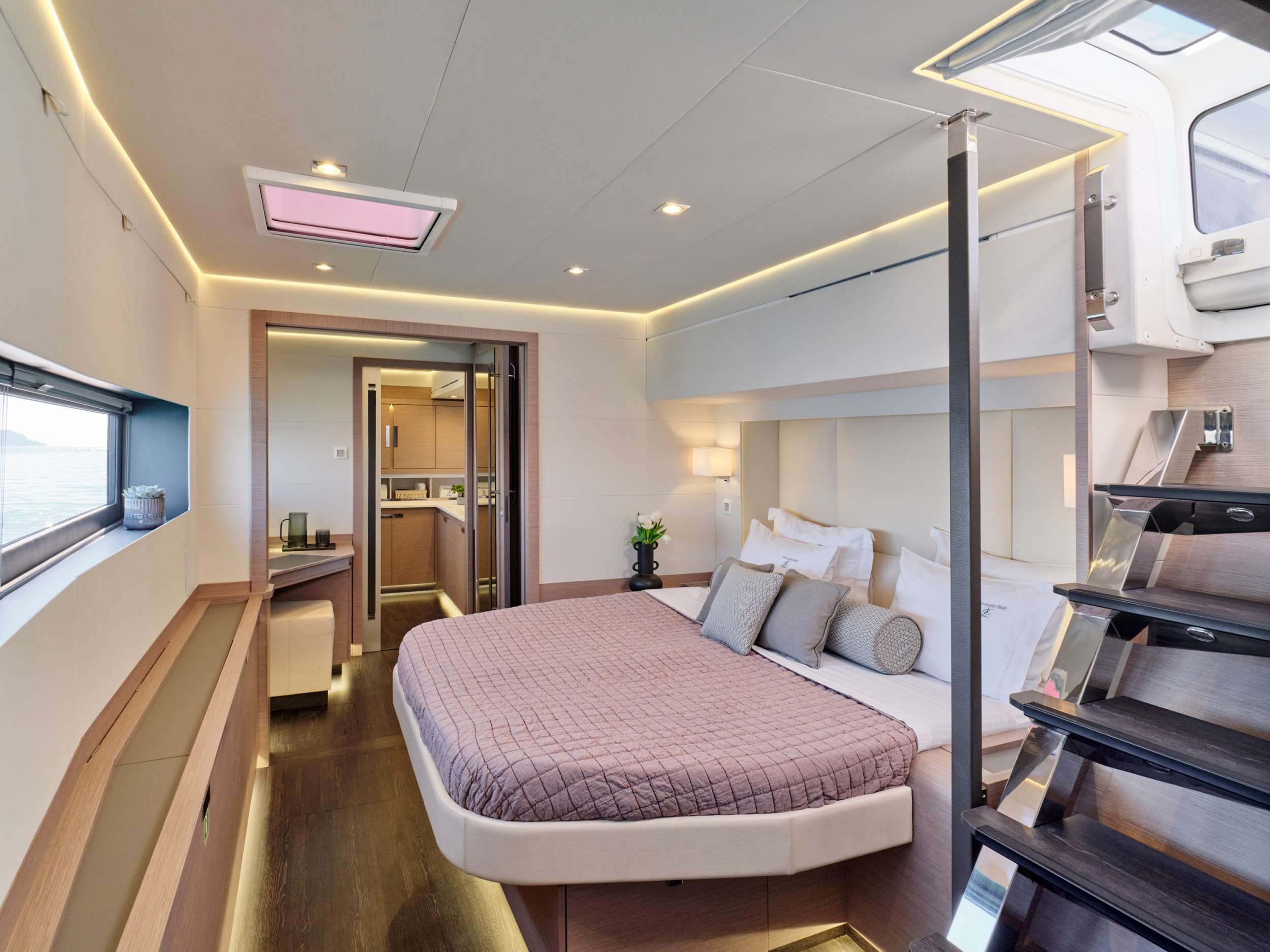 Fountaine Pajot Power Alegria 67 (5 cab) — photo 8