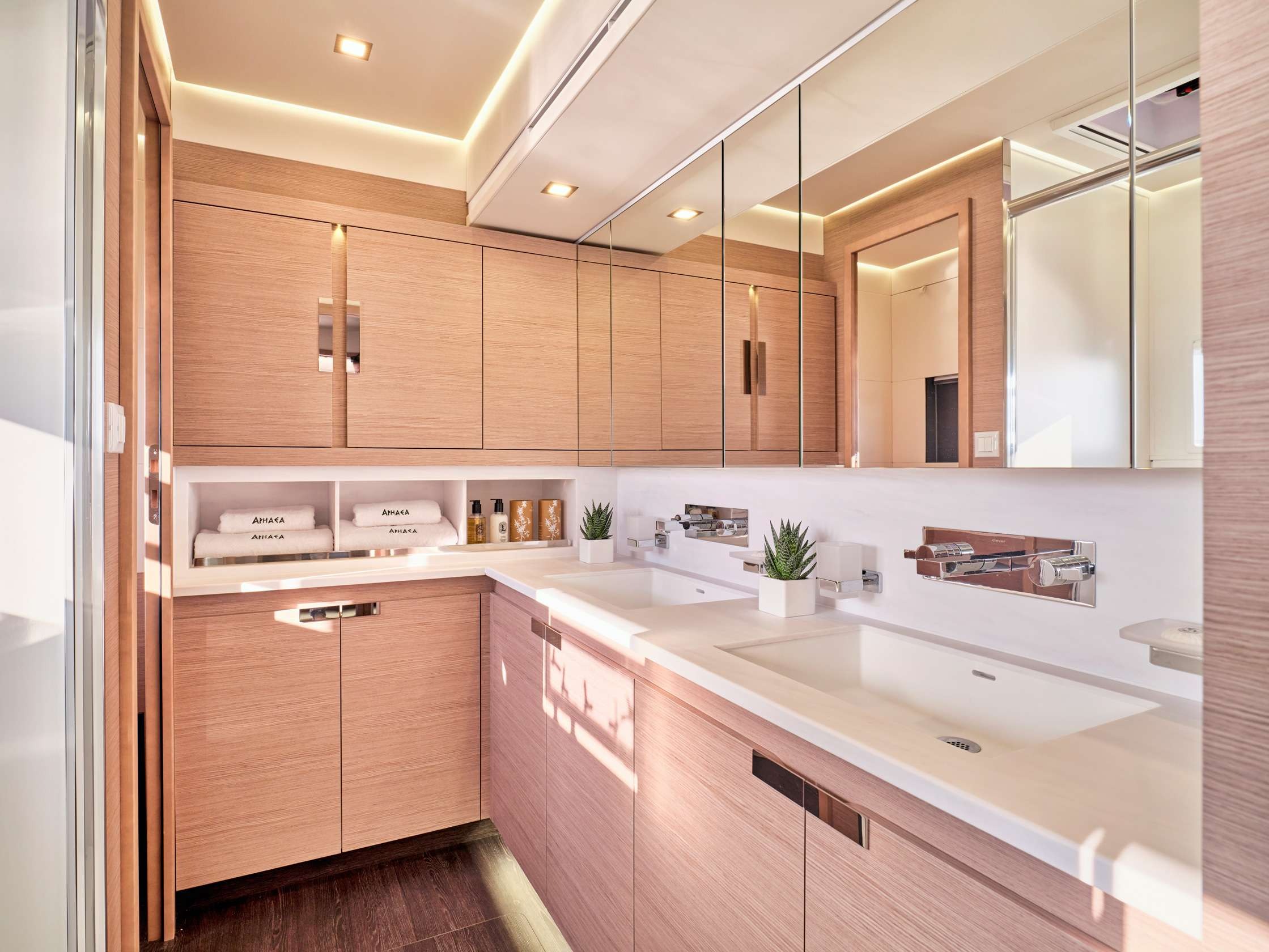 Fountaine Pajot Alegria 67 (5 cab) — photo 7