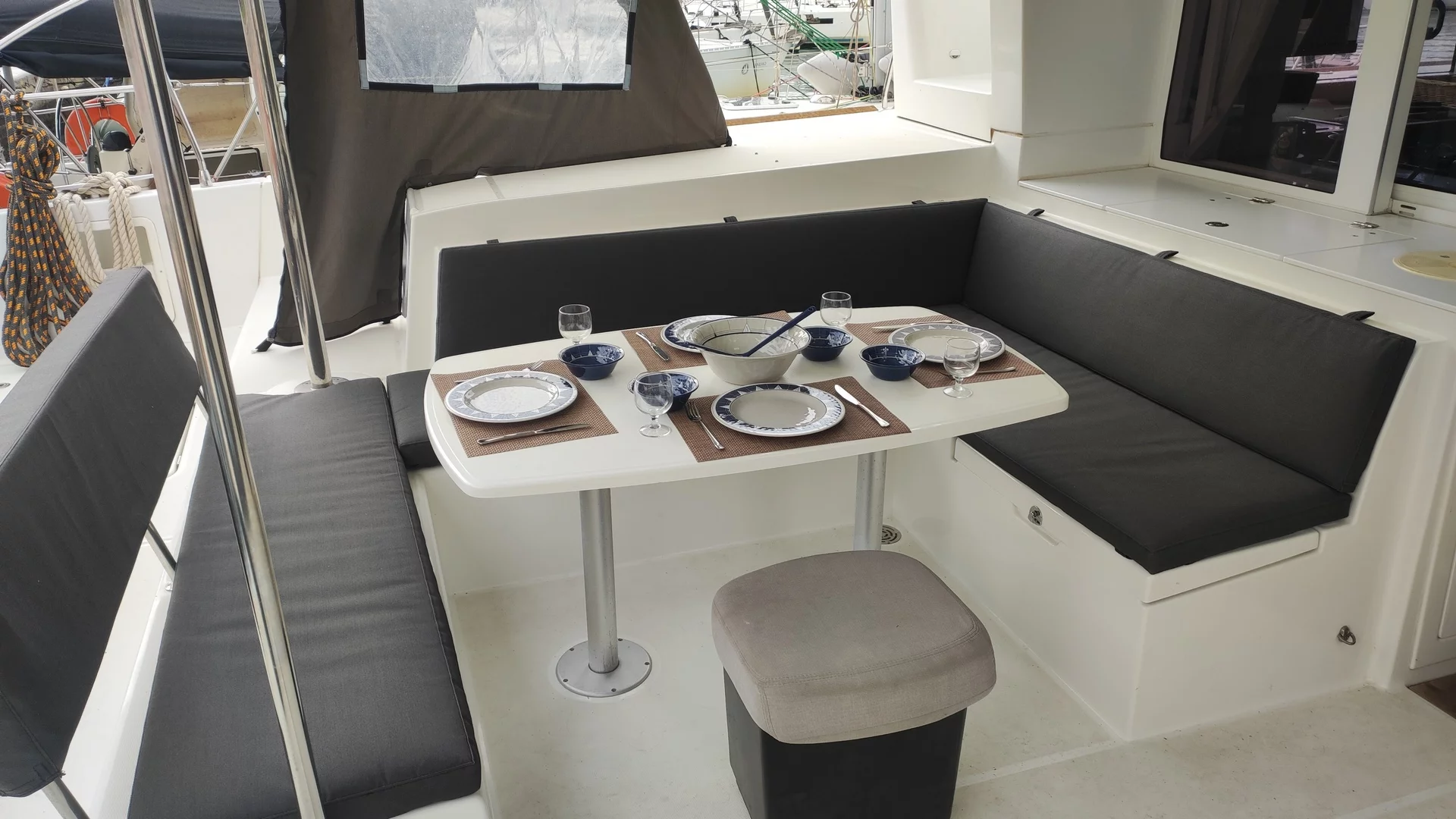 Lagoon 450 Flybridge (Alex Jr.)  - 4
