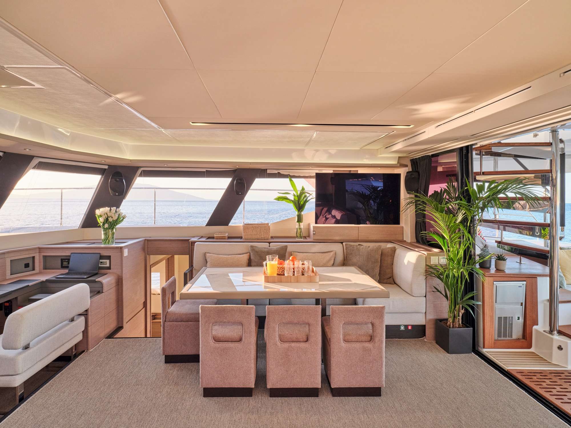Fountaine Pajot Power Alegria 67 (4 cab) — photo 9