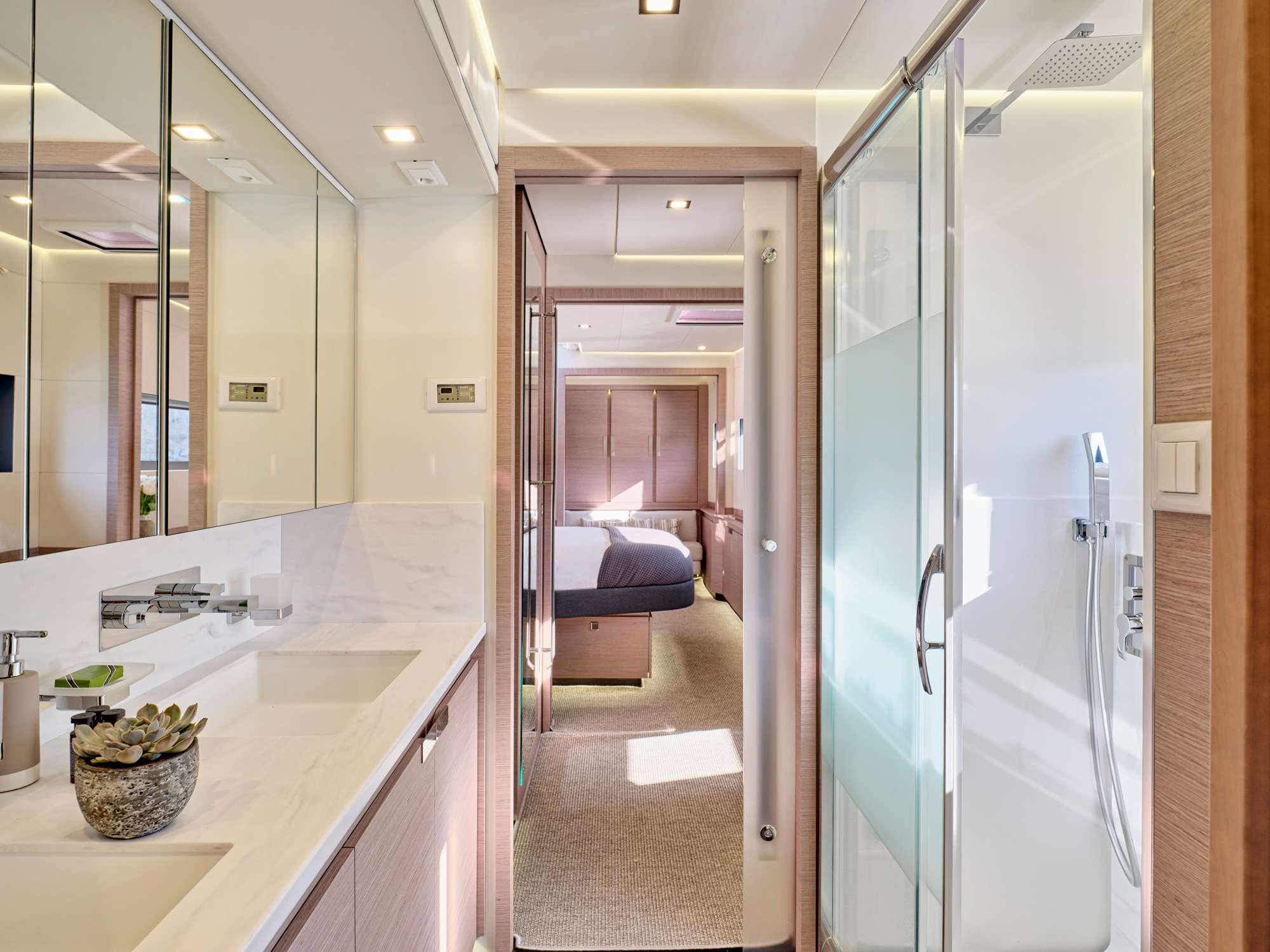 Fountaine Pajot Power Alegria 67 (4 cab) — photo 4