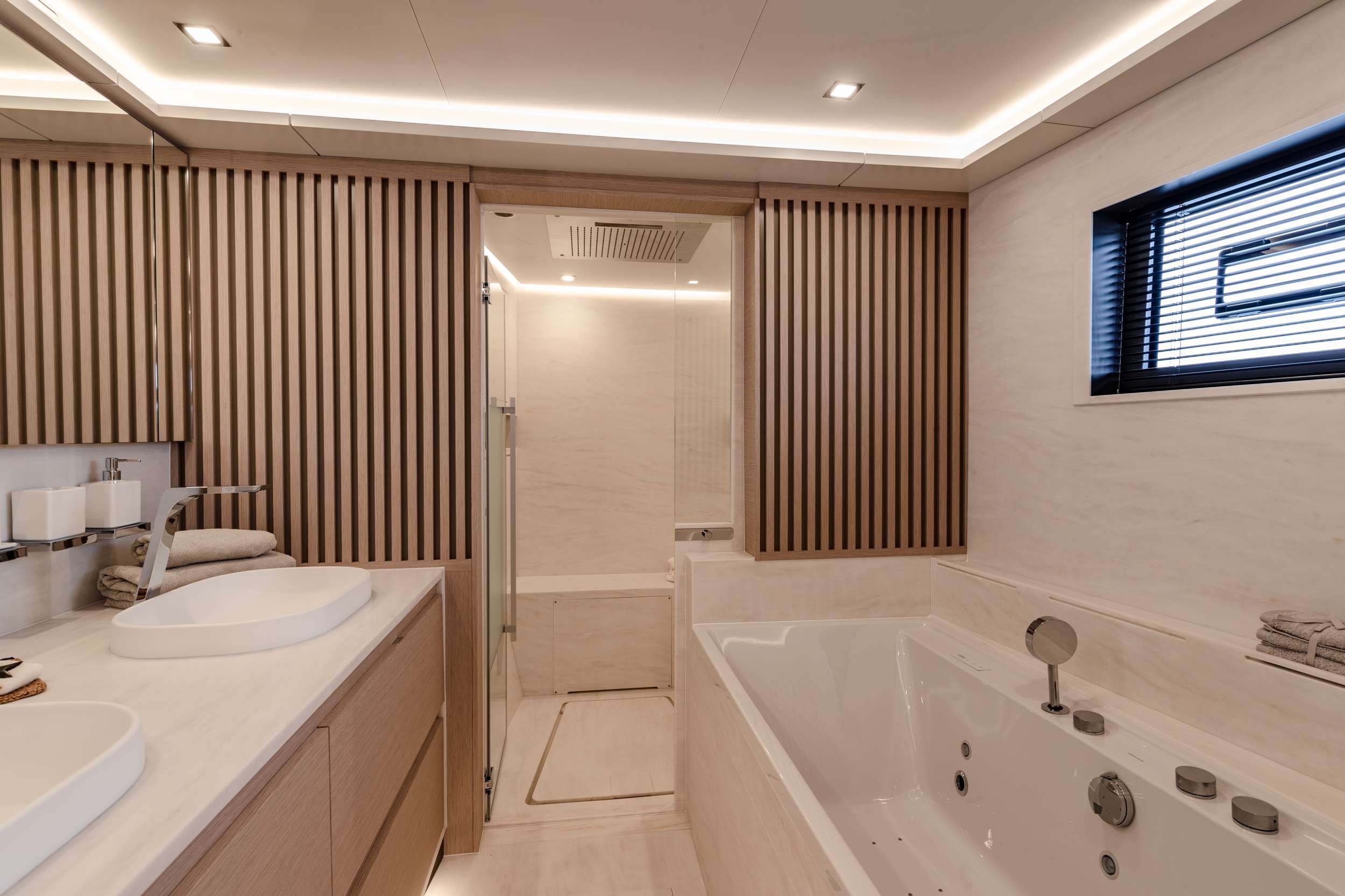Fountaine Pajot Thira 80 — photo 10